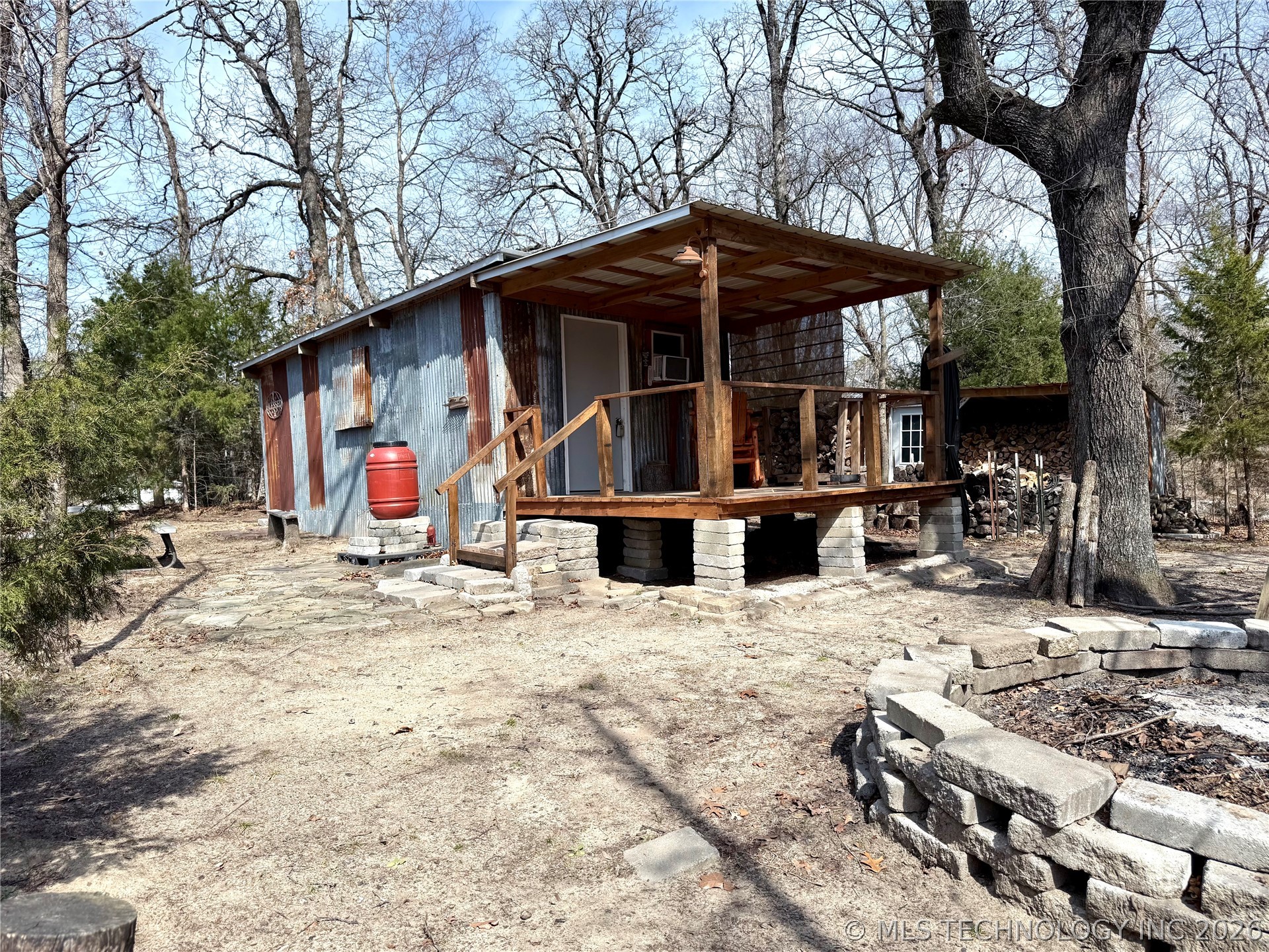 117197 S 4205 Property Photo 1