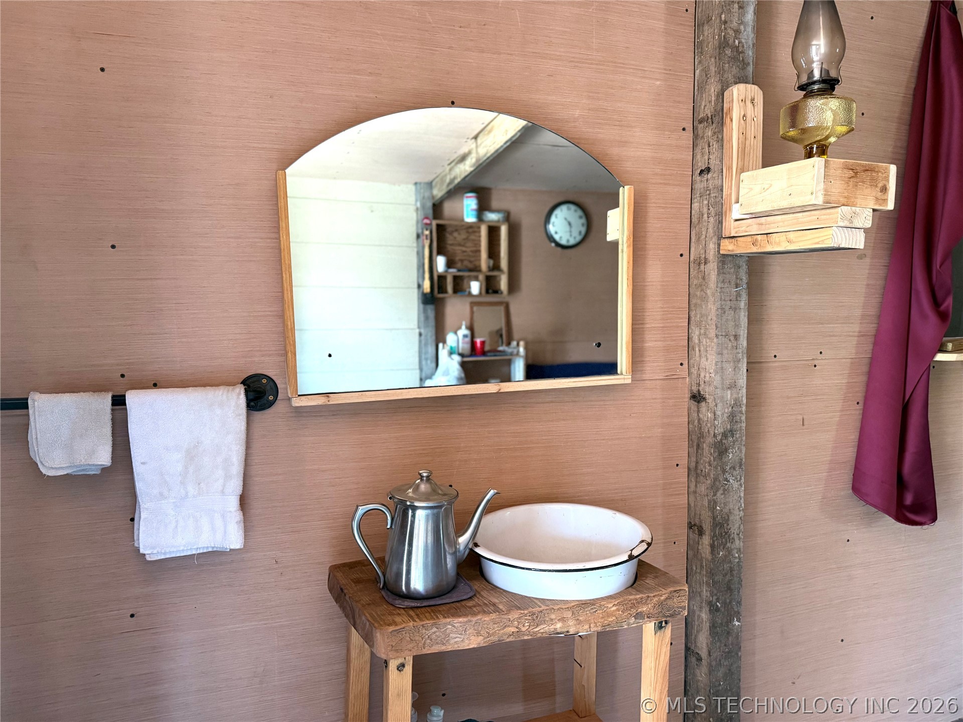 117197 S 4205 Property Photo 16