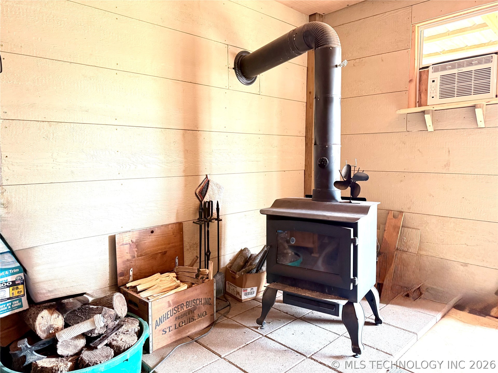 117197 S 4205 Property Photo 18
