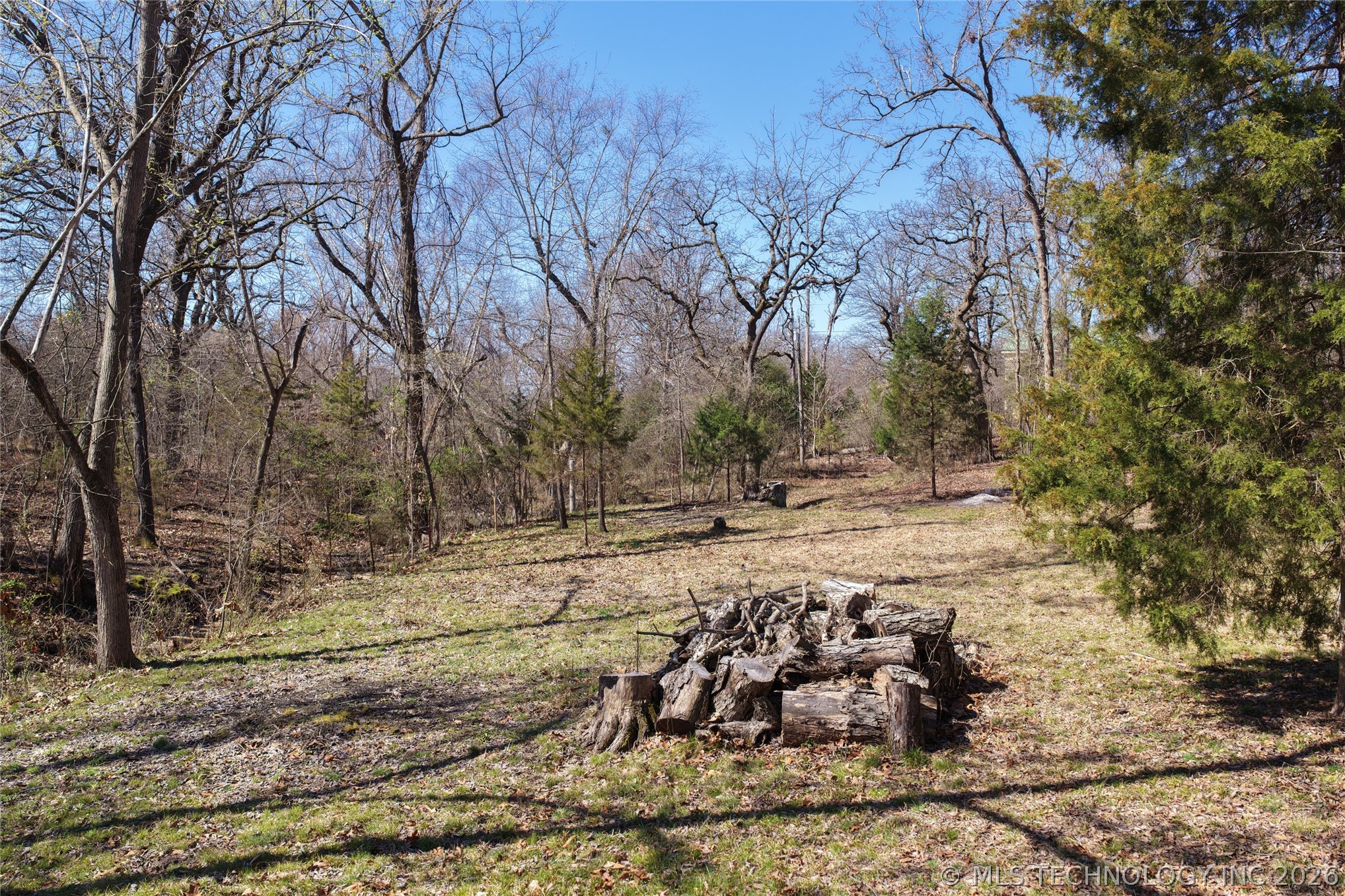 117197 S 4205 Property Photo 40