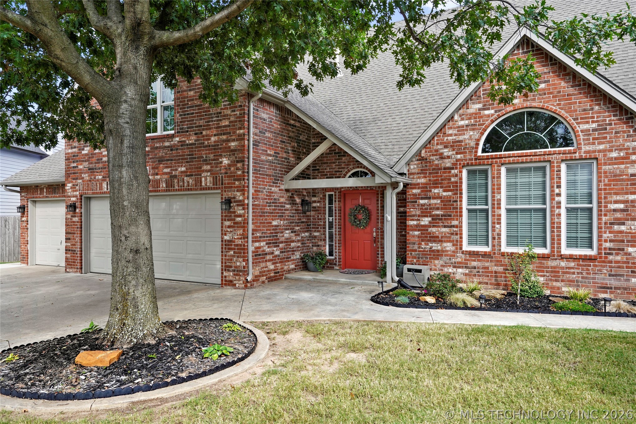 3108 W Norman Circle Property Photo 3
