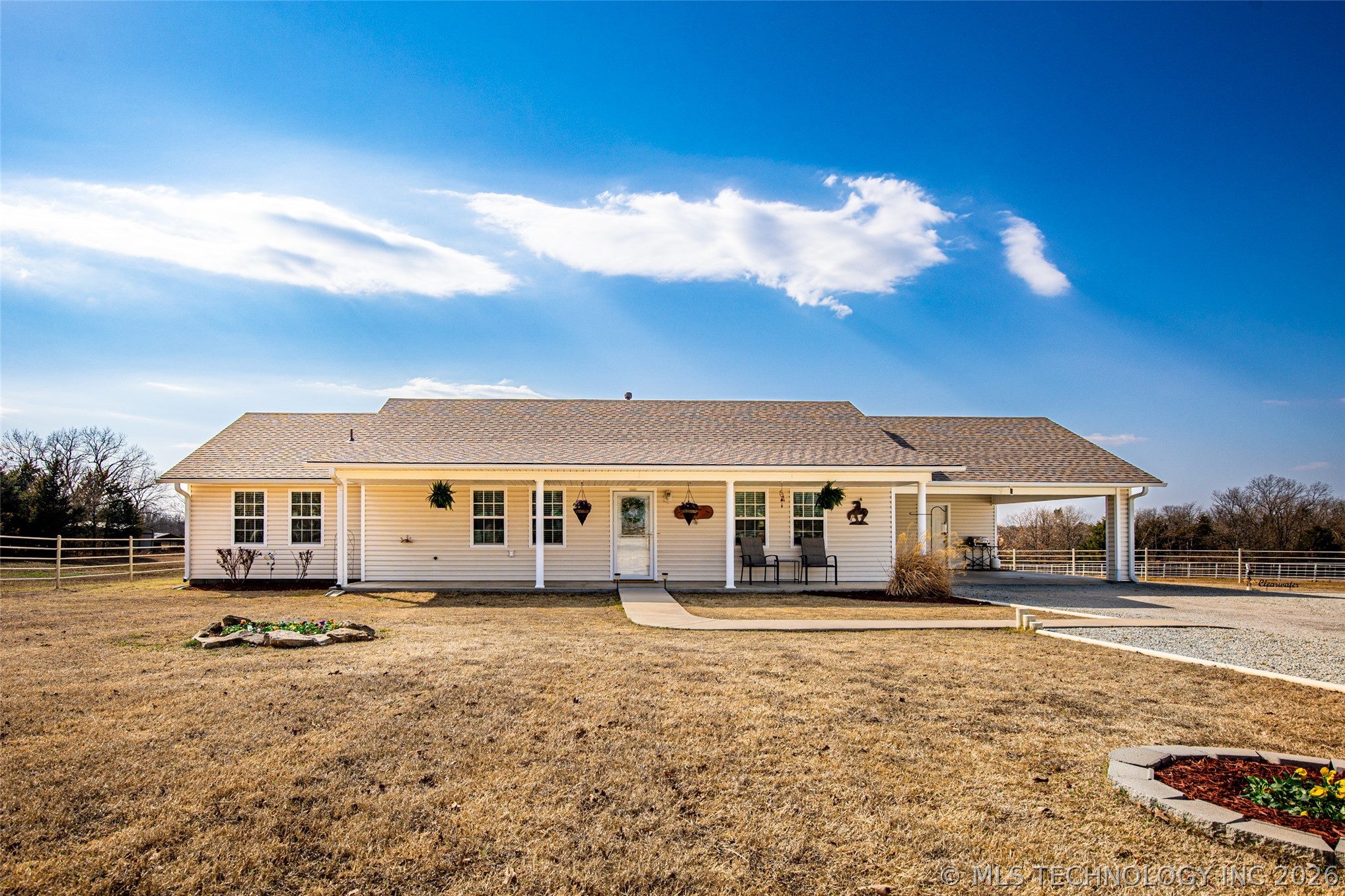 14271 County Road 3490 Property Photo 2