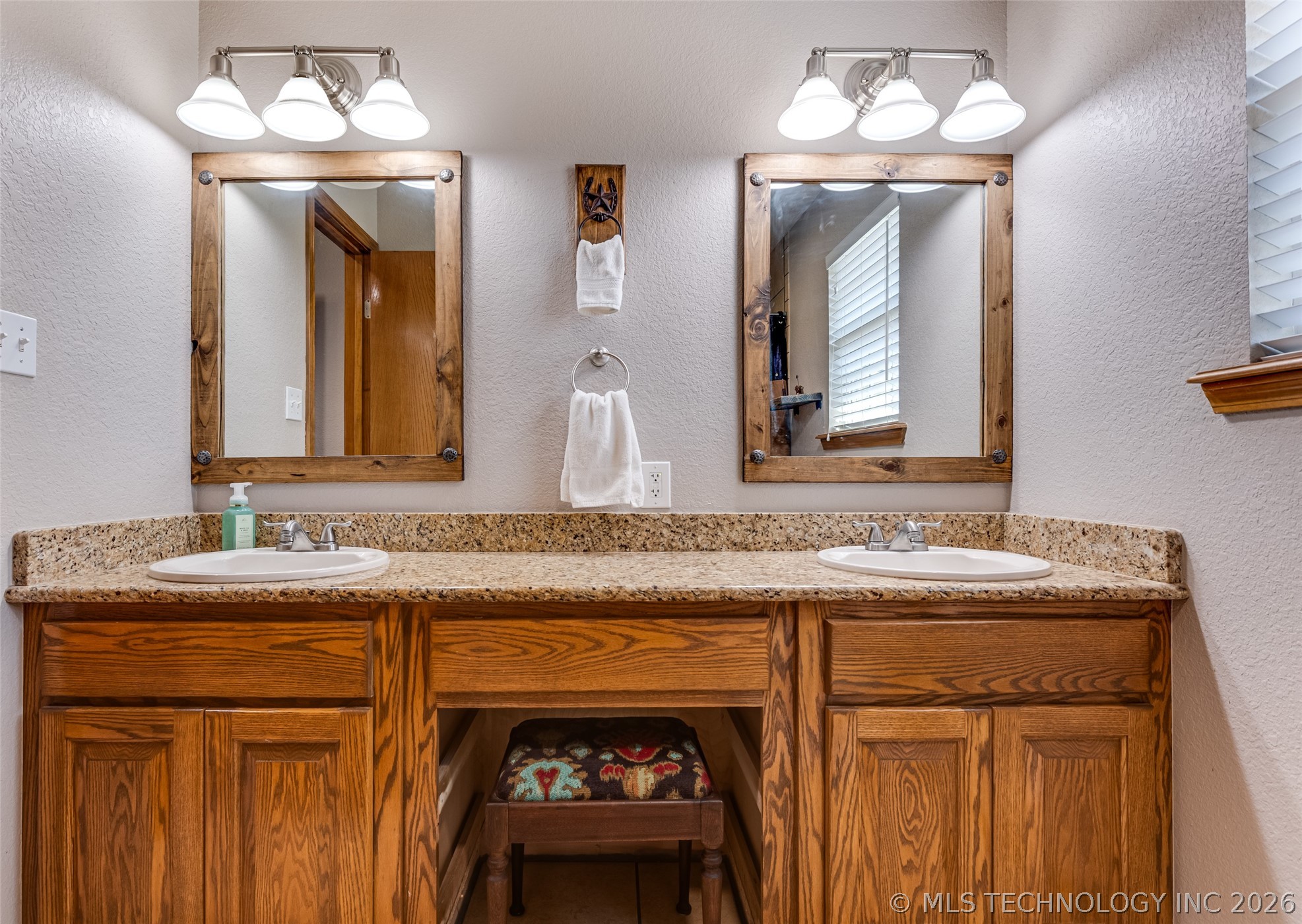 14271 County Road 3490 Property Photo 25