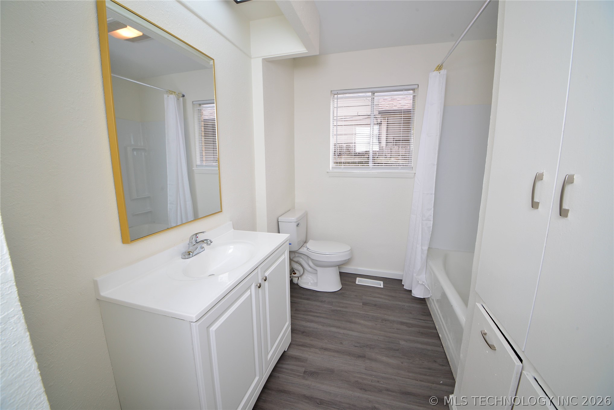 3821 S 93rd East Avenue Property Photo 19