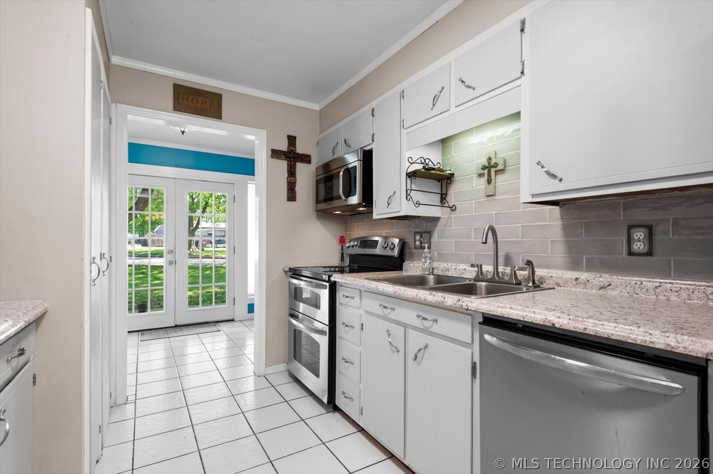 1801 S Santa Fe Avenue Property Photo 10