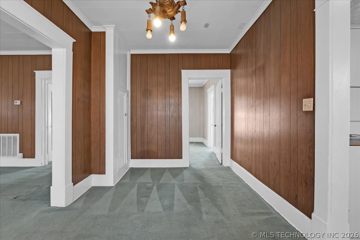 204 S Birch Street Property Photo 4