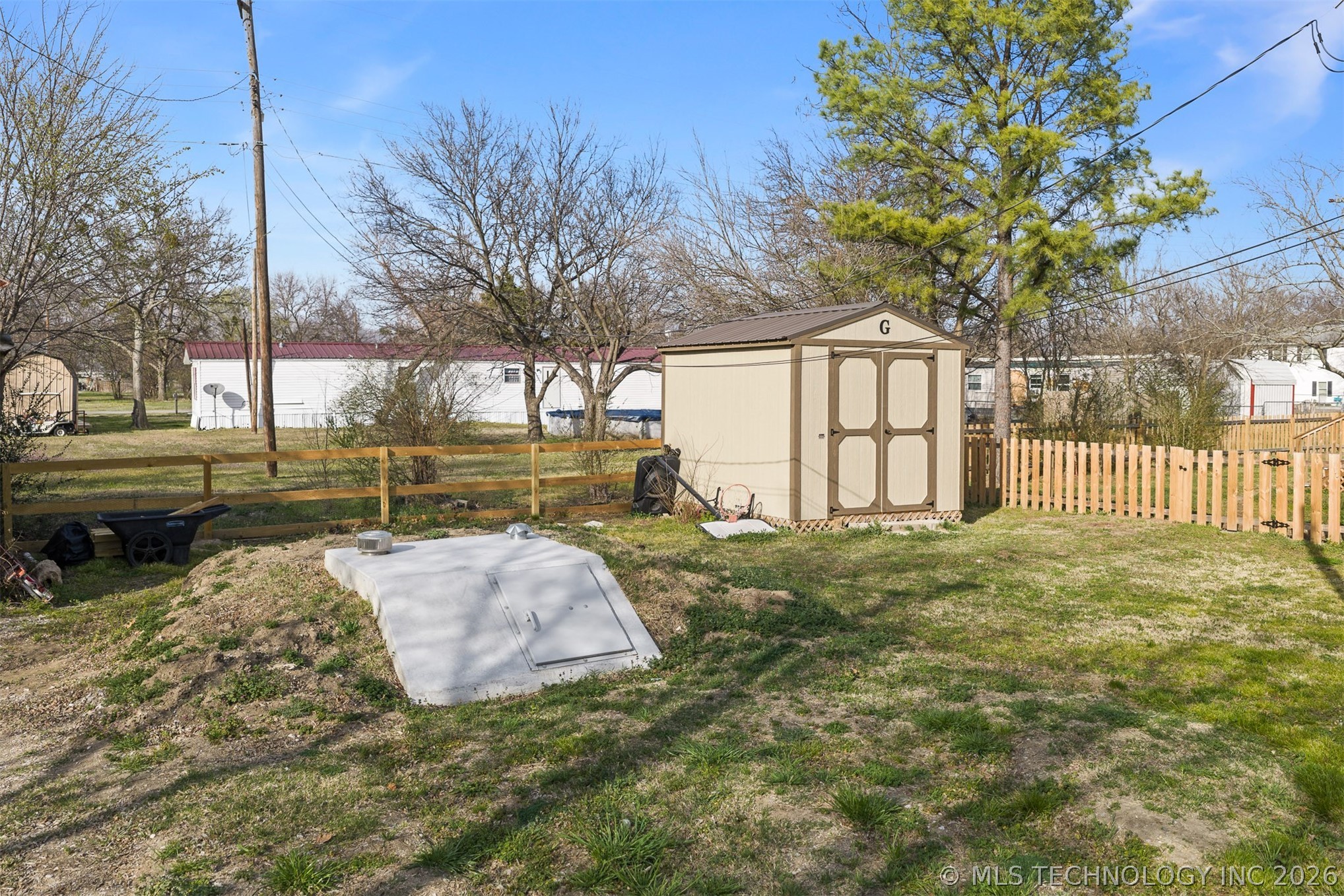 184 Pine Property Photo 3