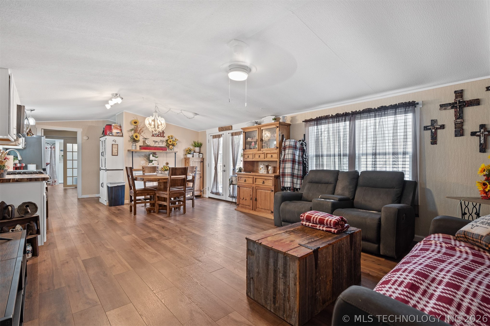 184 Pine Property Photo 8