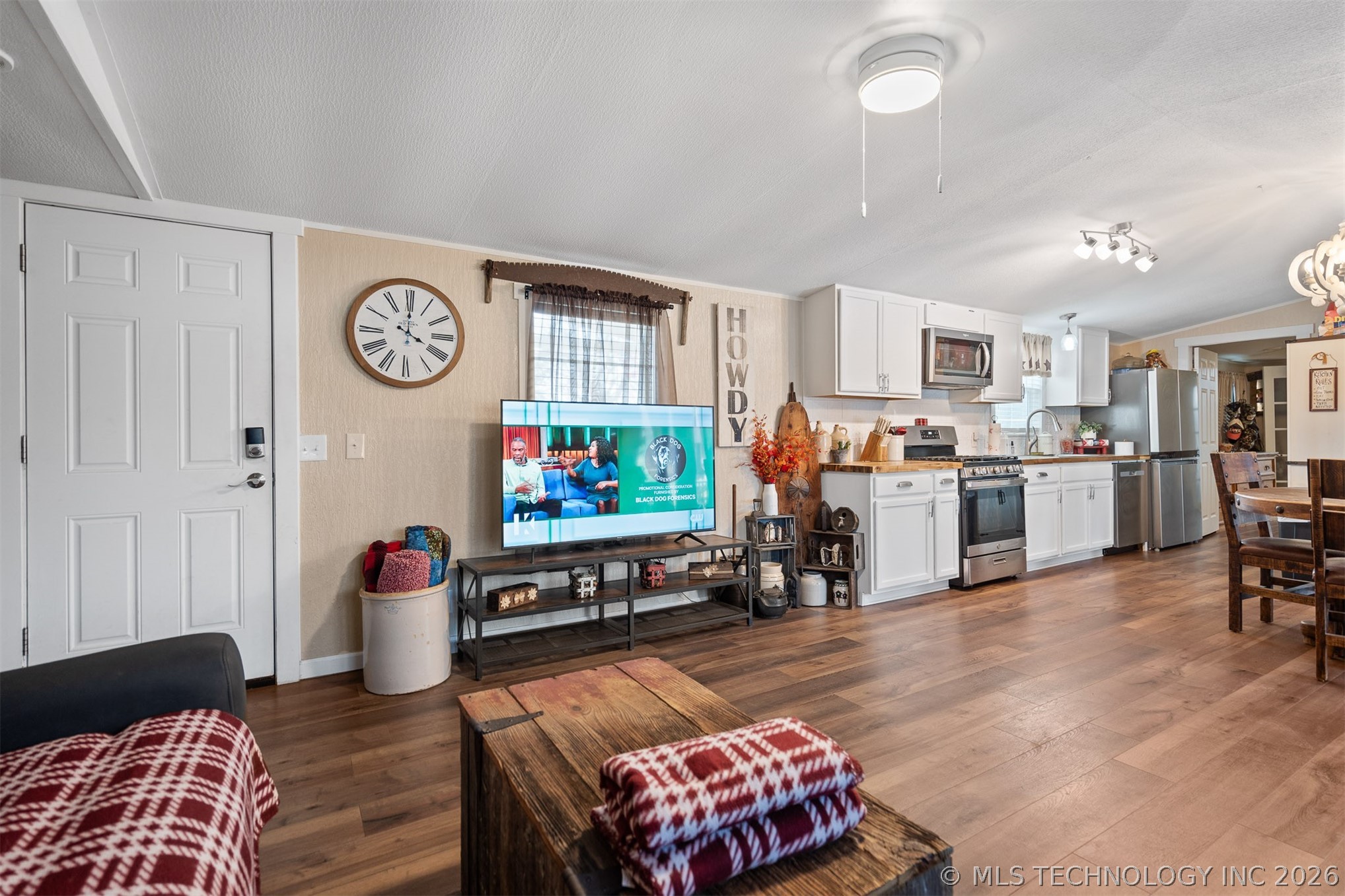 184 Pine Property Photo 10