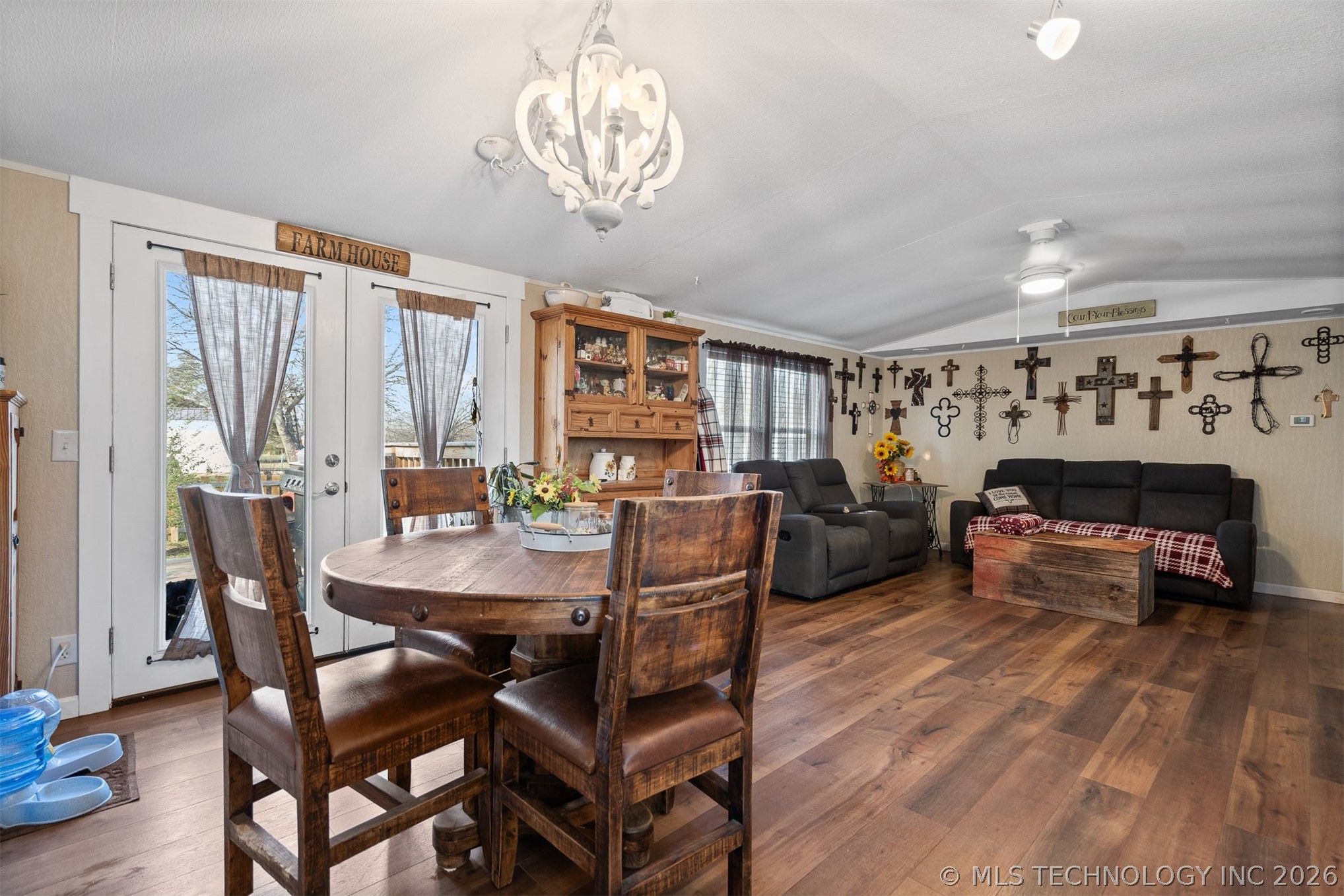 184 Pine Property Photo 13