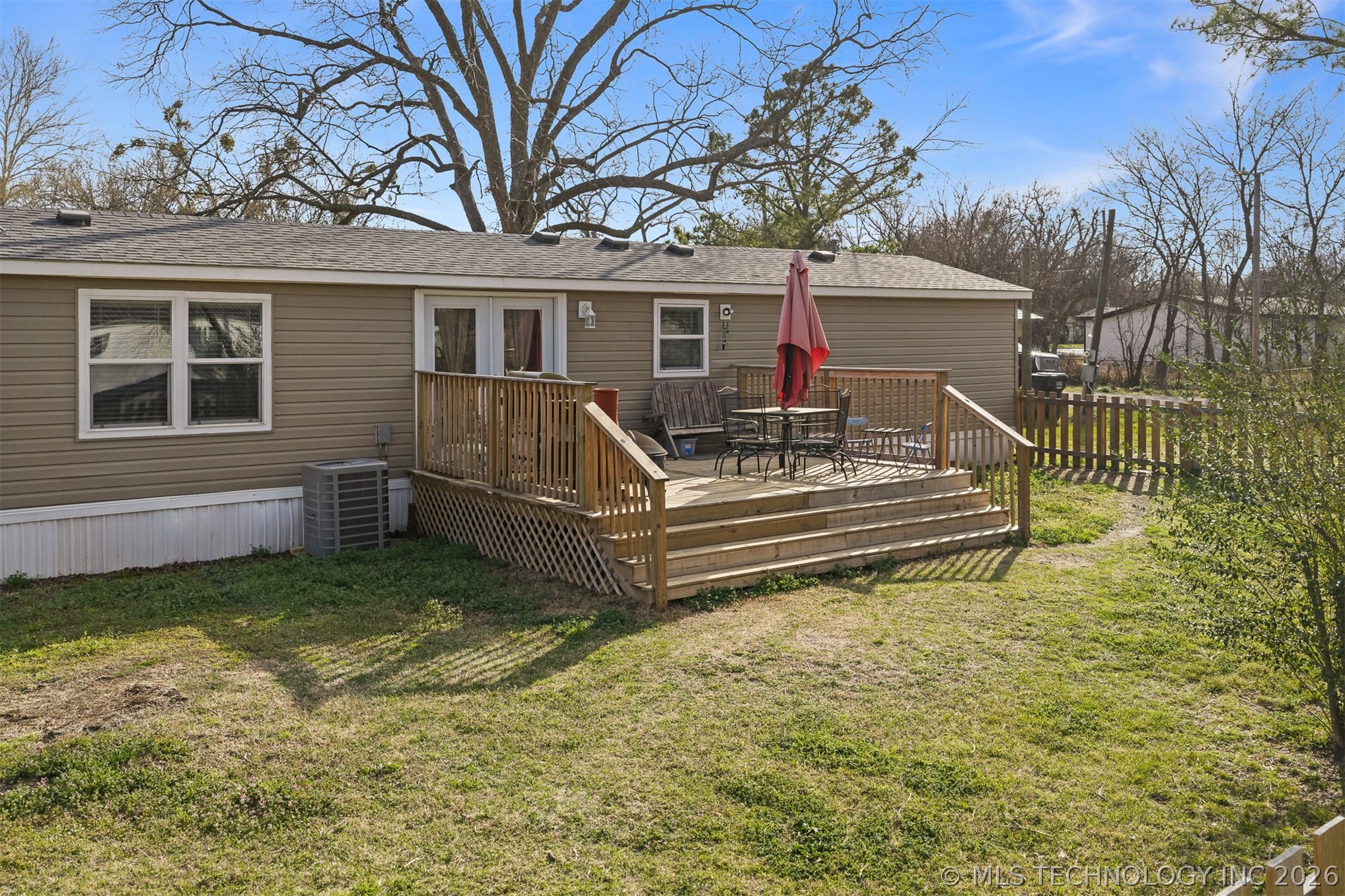 184 Pine Property Photo 25