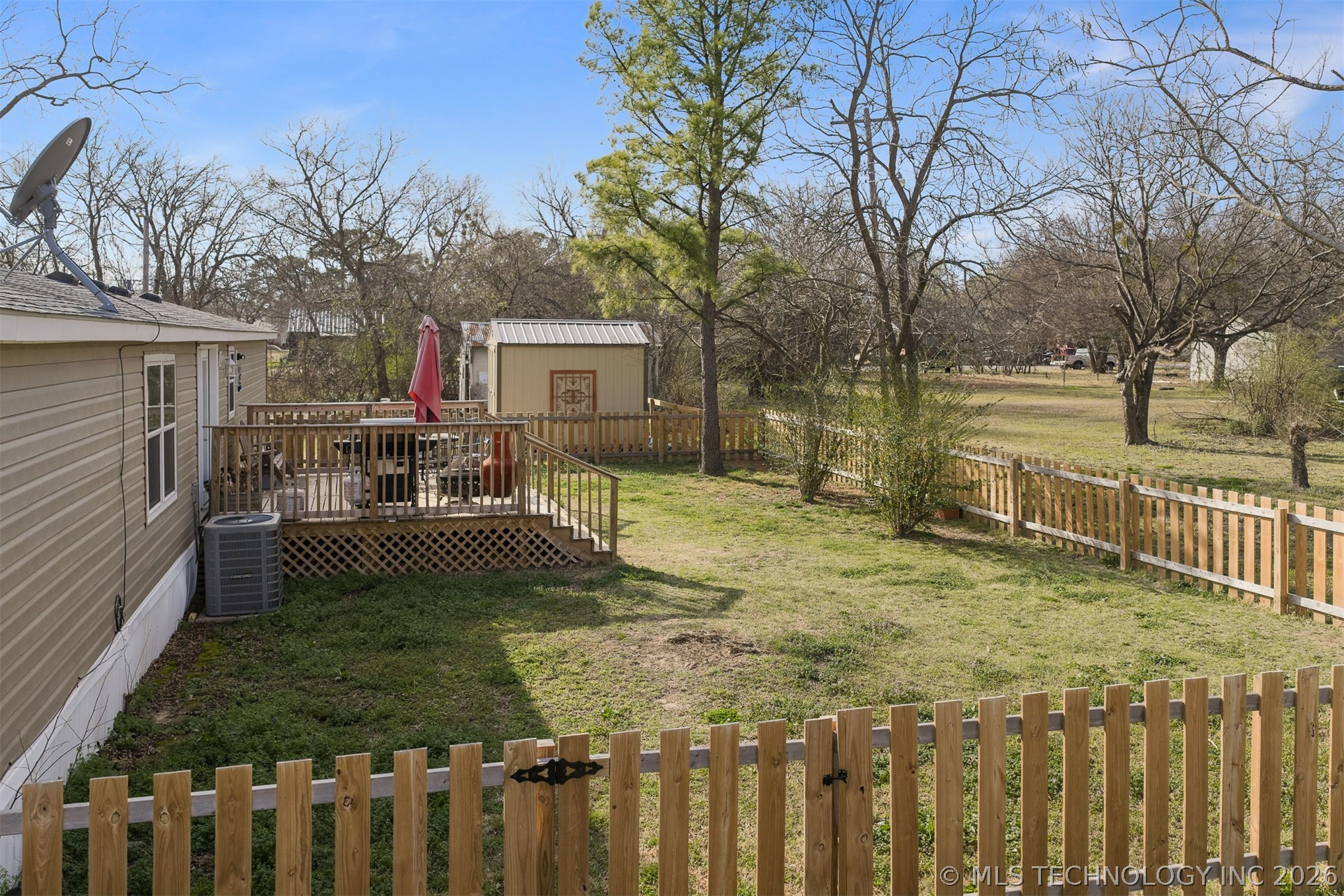 184 Pine Property Photo 27