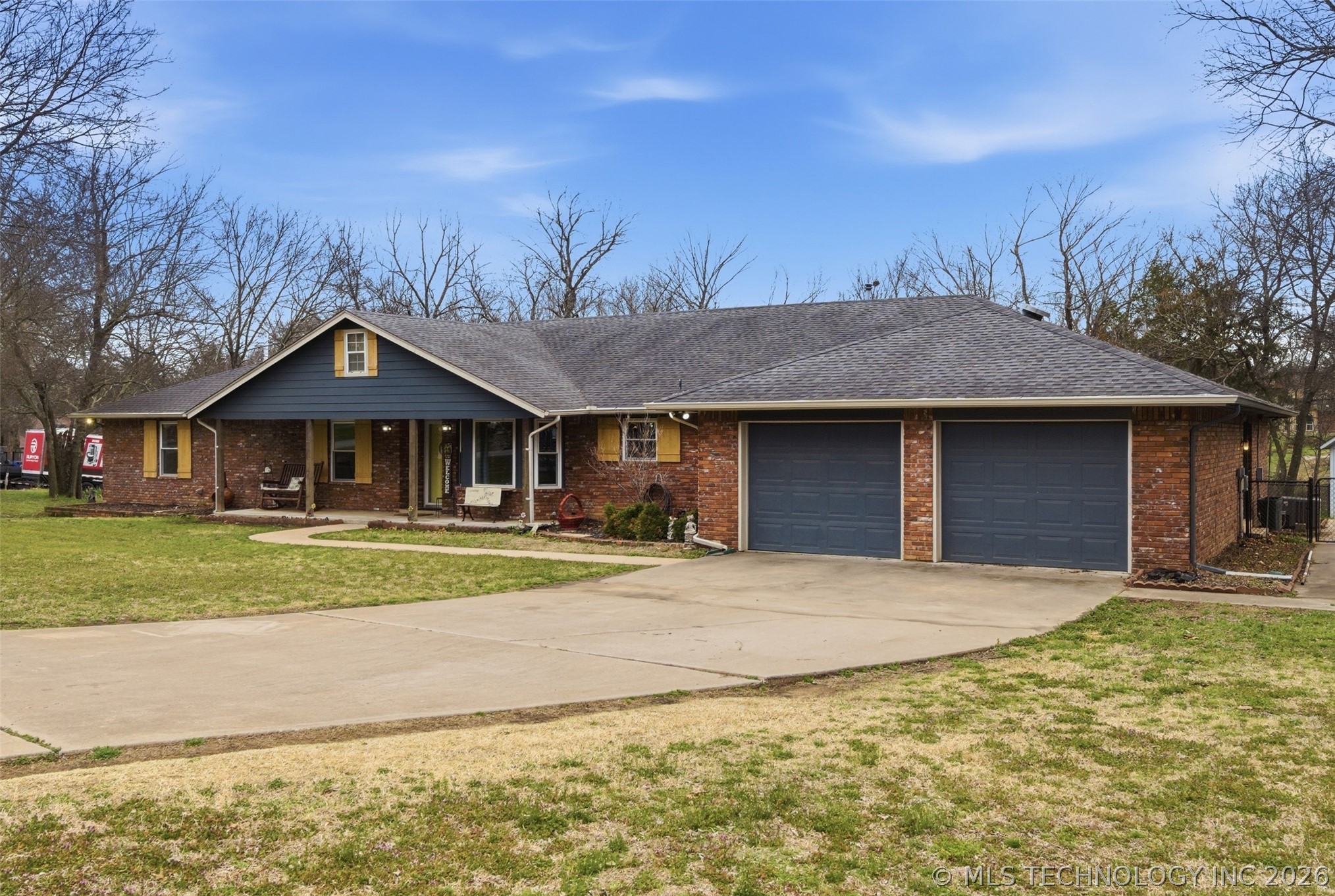 18818 E Bridgewater Place E Property Photo 2