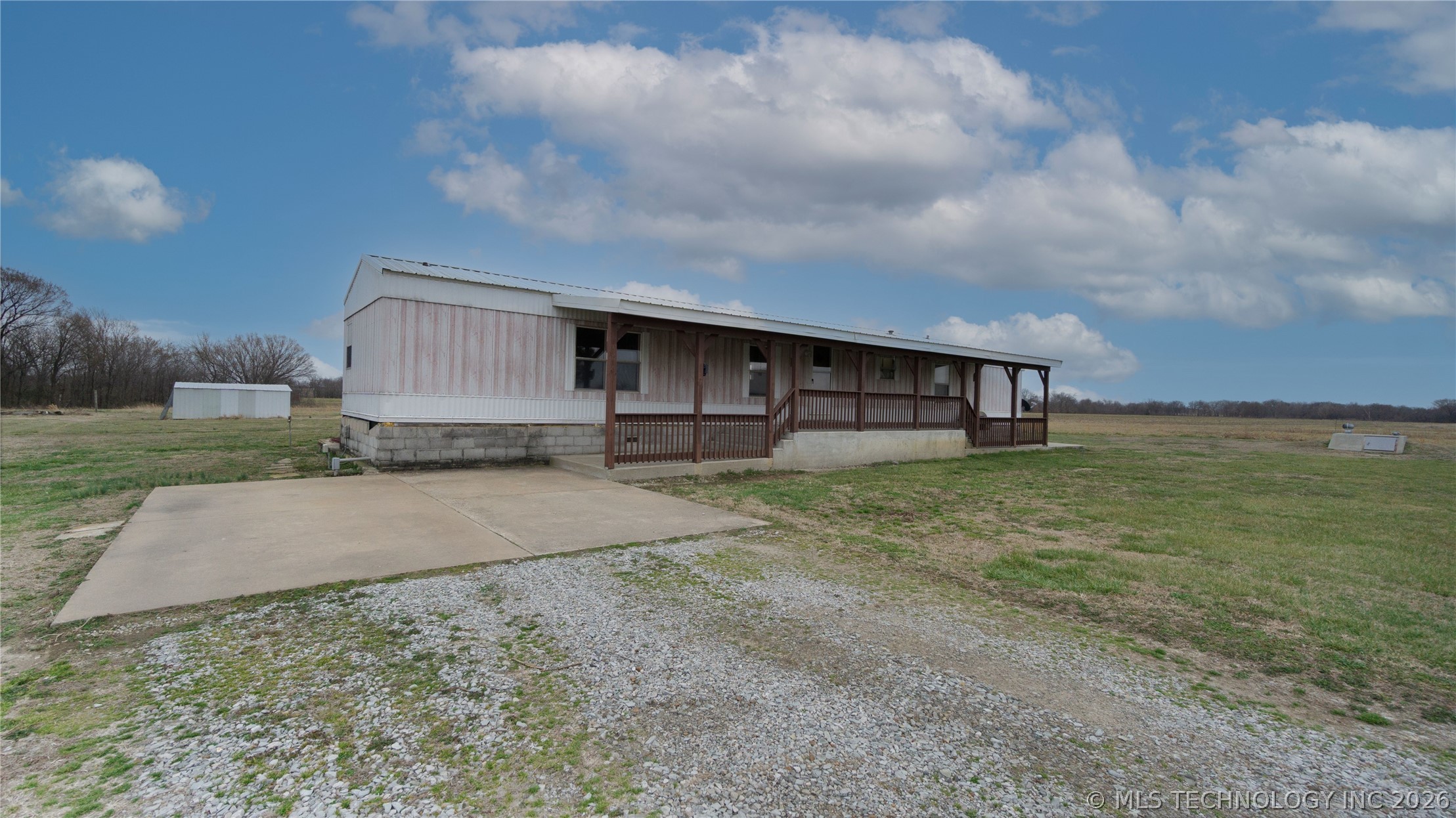 447503 E 110 Property Photo 2