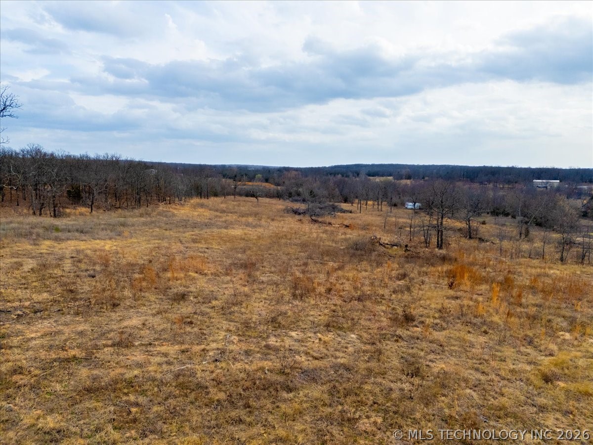 8015 Valley View Drive Property Photo 2