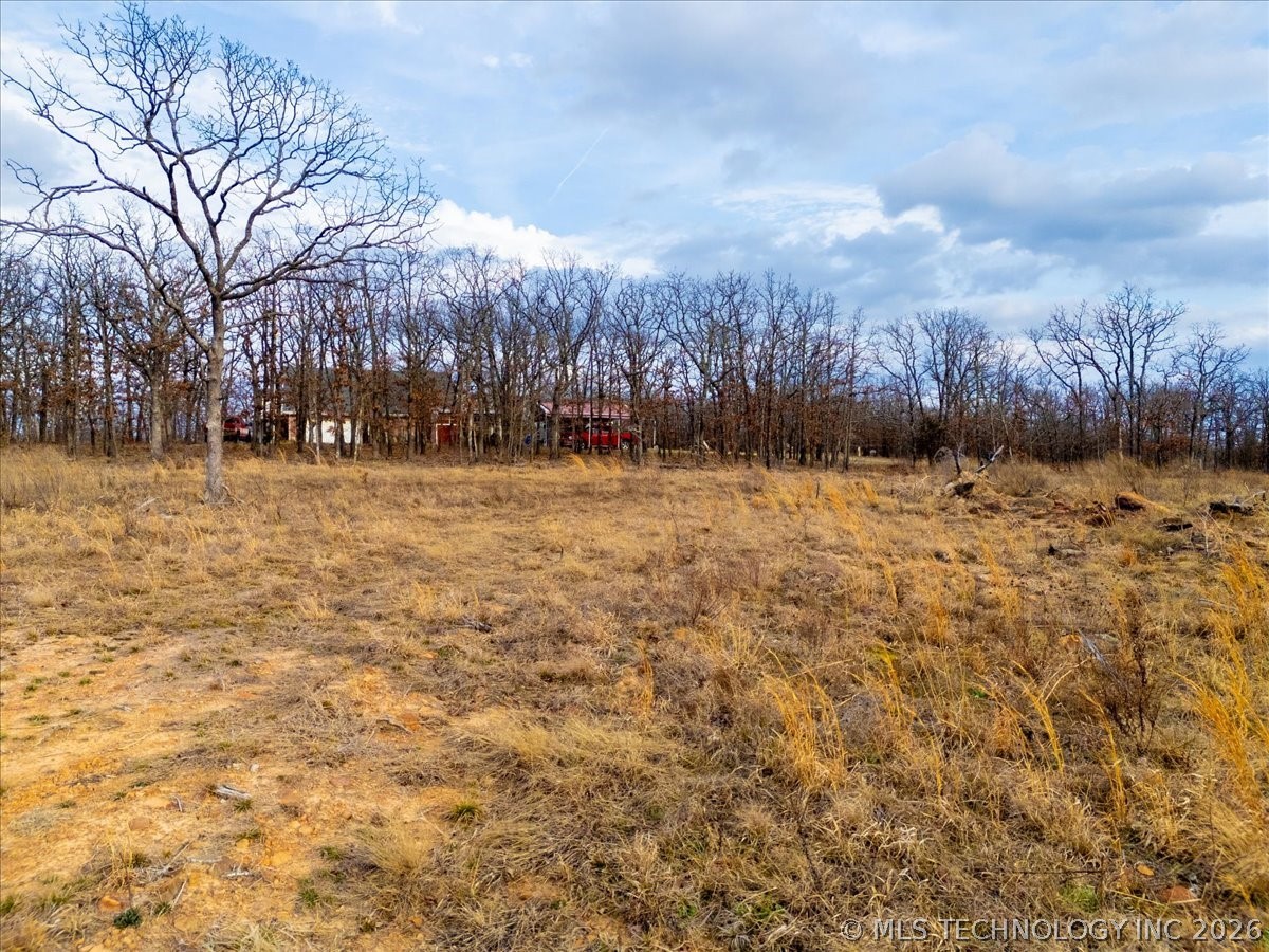 8015 Valley View Drive Property Photo 3