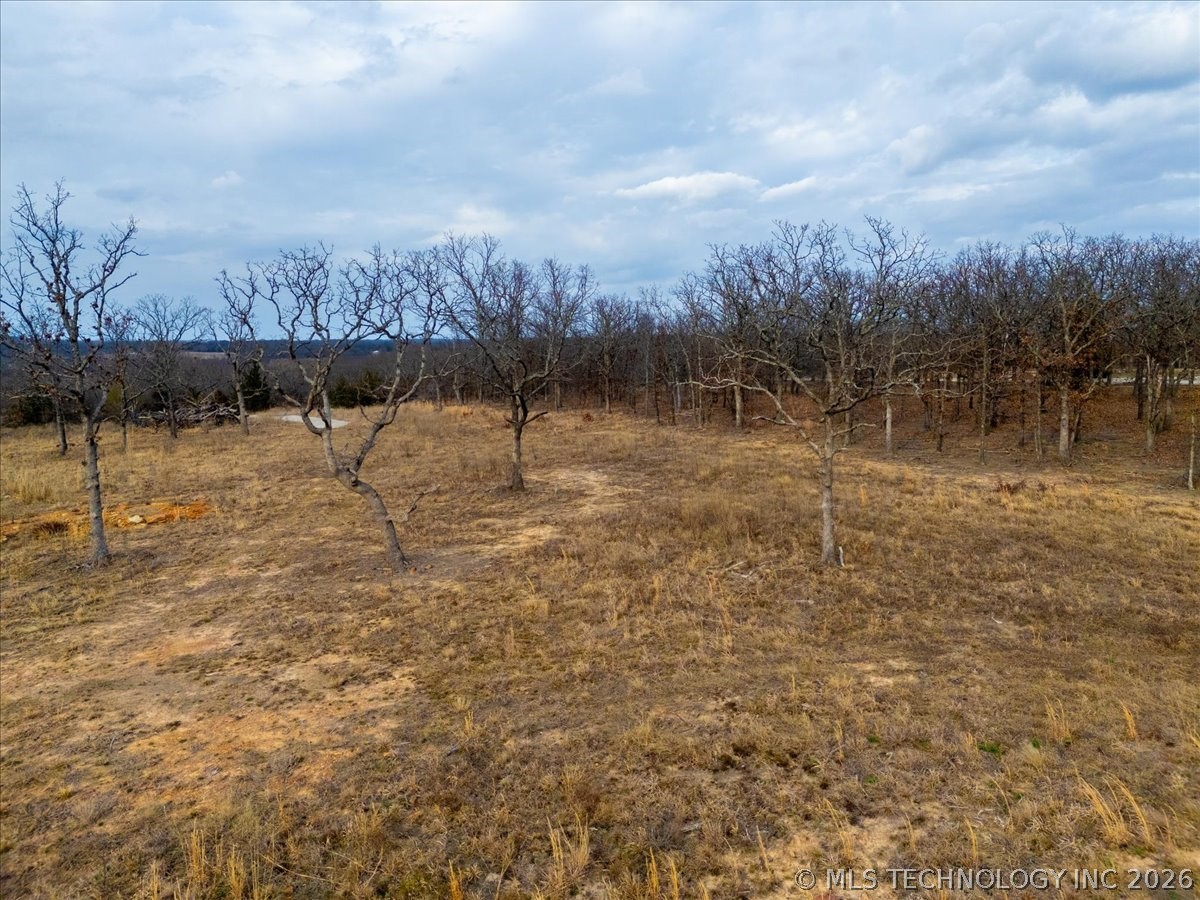 8015 Valley View Drive Property Photo 4