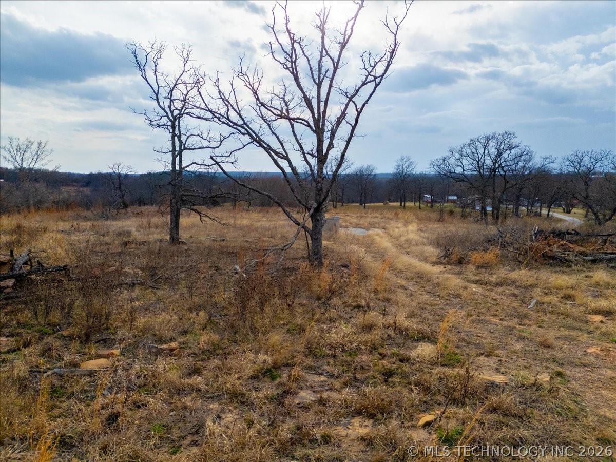 8015 Valley View Drive Property Photo 5