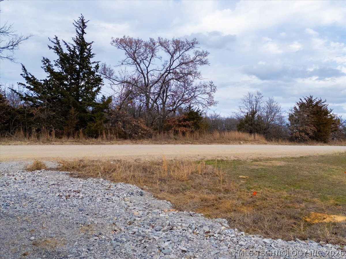 8015 Valley View Drive Property Photo 10