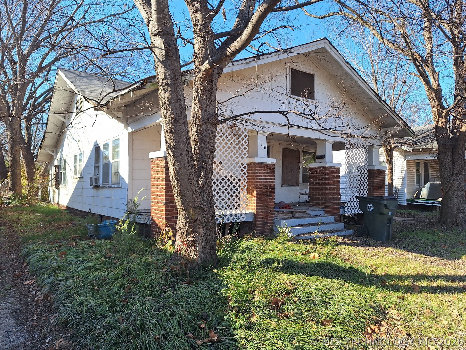 1118 N Alabama Avenue Property Photo 1
