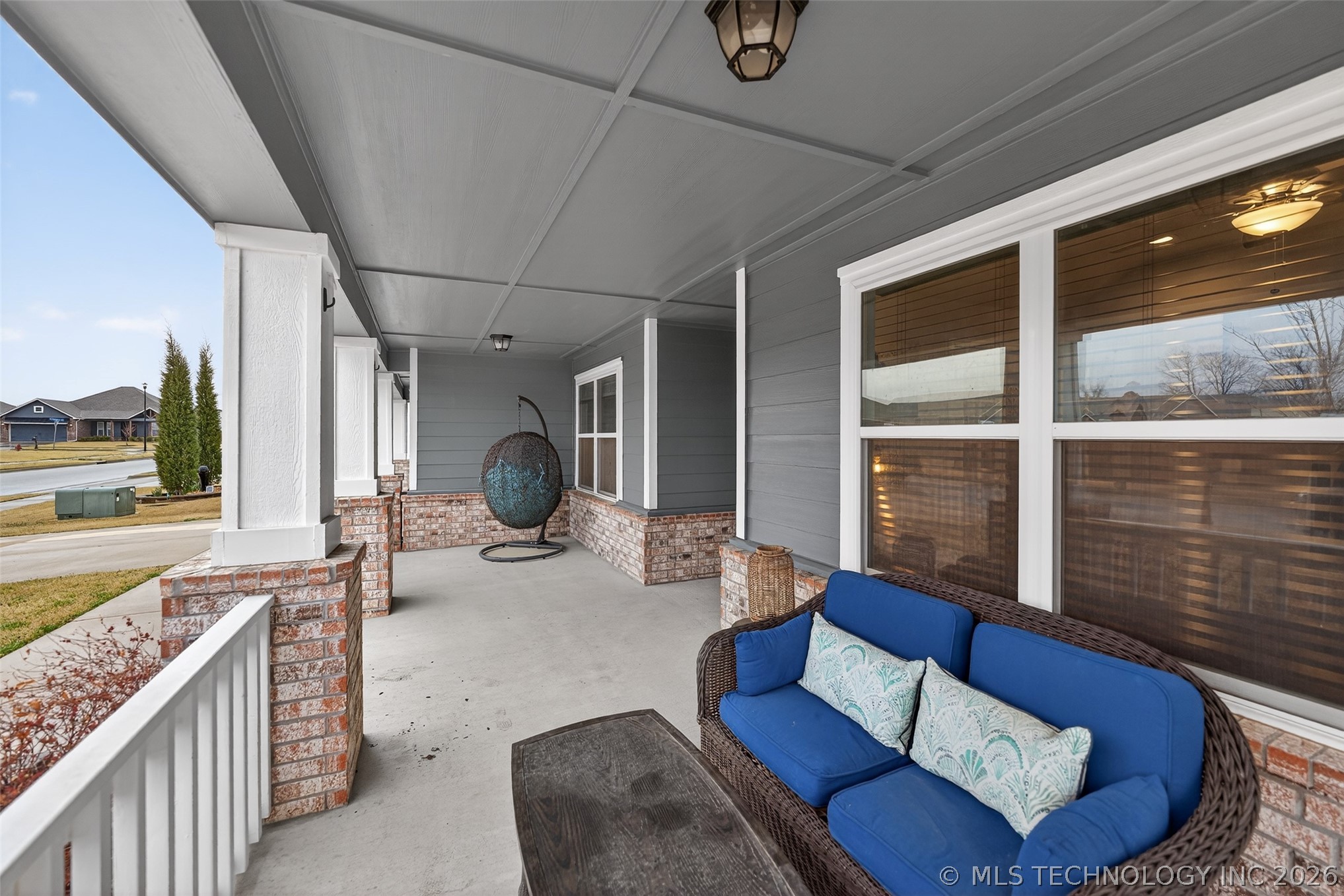 7517 S Walnut Avenue Property Photo 4