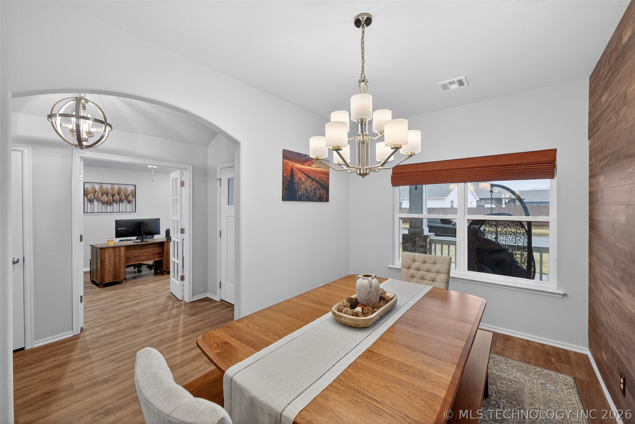 7517 S Walnut Avenue Property Photo 10