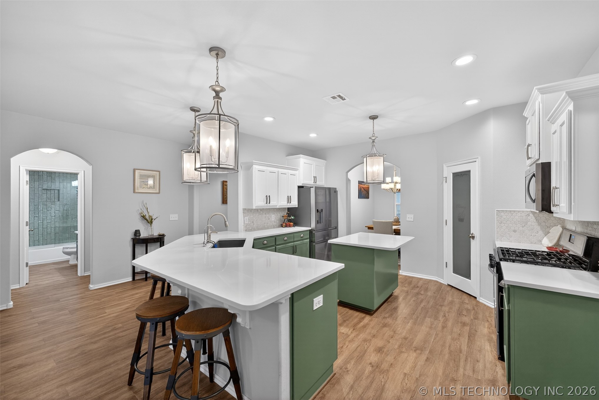 7517 S Walnut Avenue Property Photo 13
