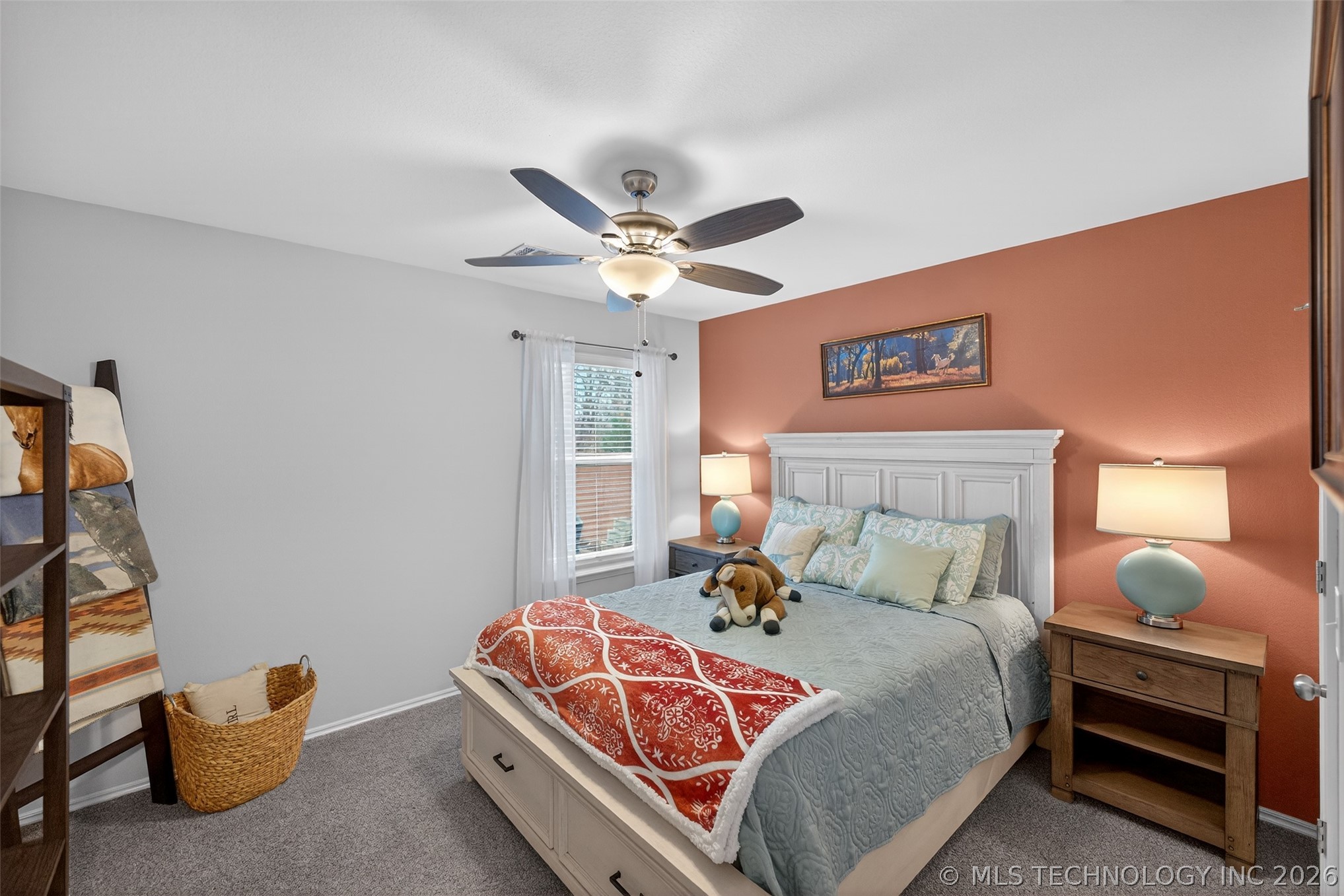 7517 S Walnut Avenue Property Photo 16