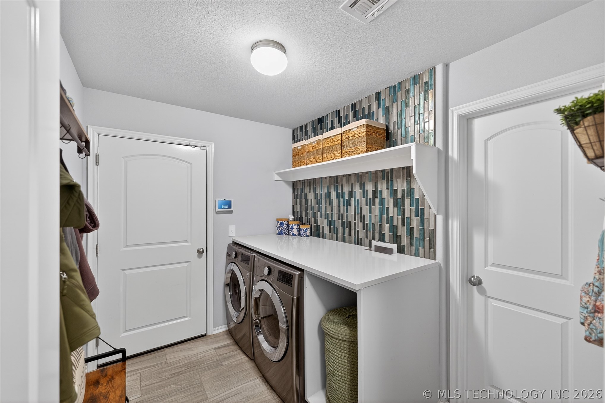 7517 S Walnut Avenue Property Photo 21