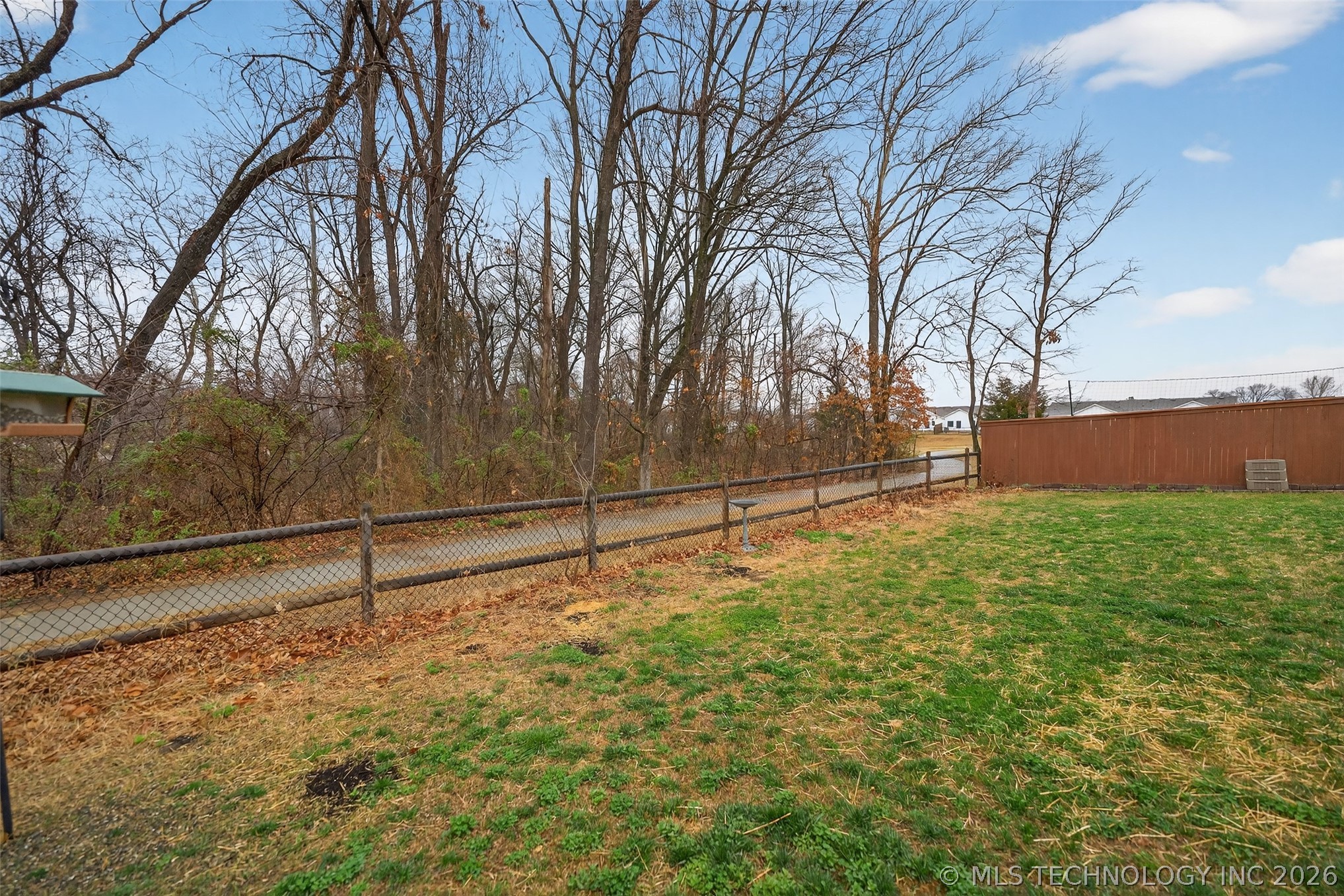 7517 S Walnut Avenue Property Photo 32
