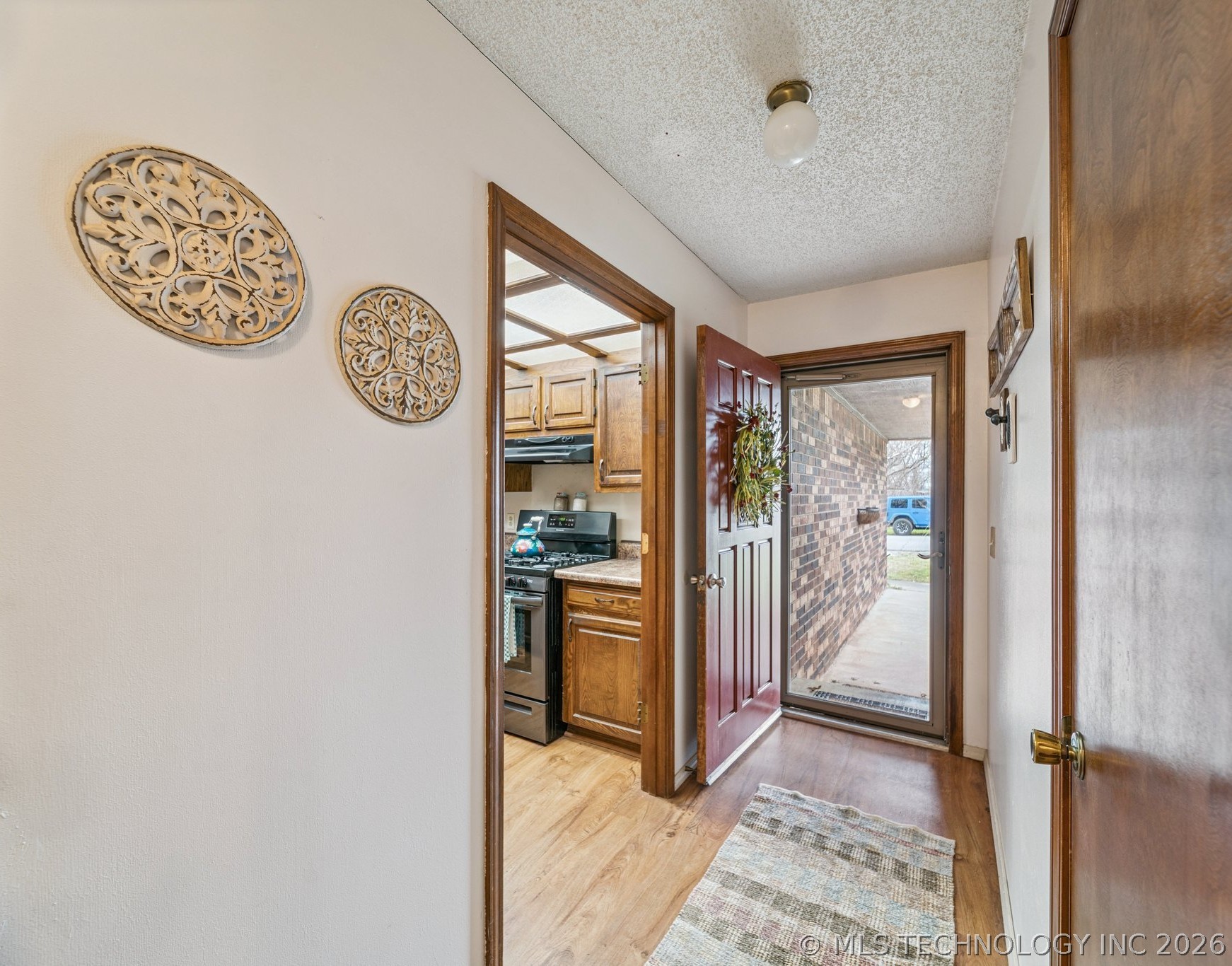 604 E Radcliff Avenue Property Photo 3