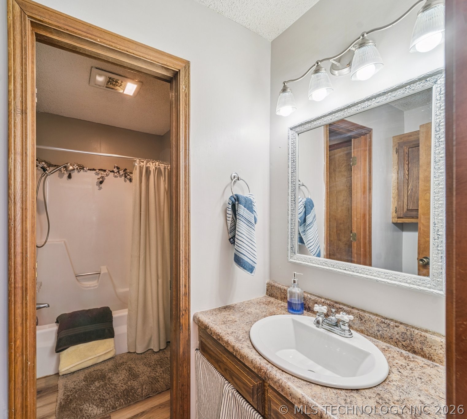 604 E Radcliff Avenue Property Photo 21