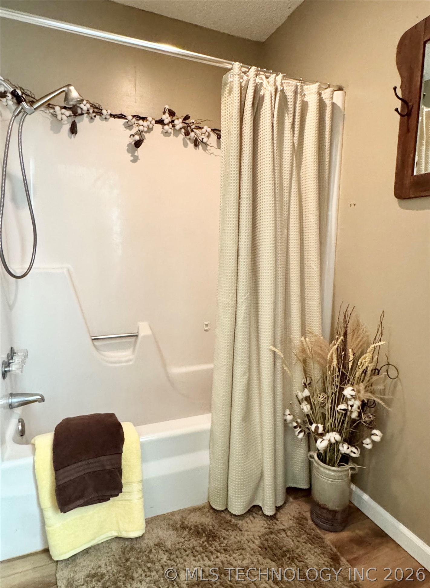 604 E Radcliff Avenue Property Photo 22