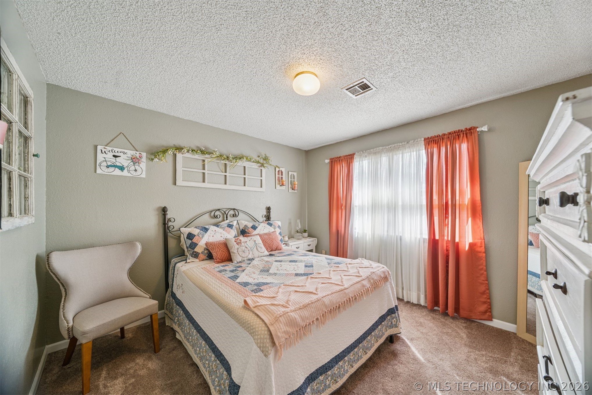 604 E Radcliff Avenue Property Photo 24
