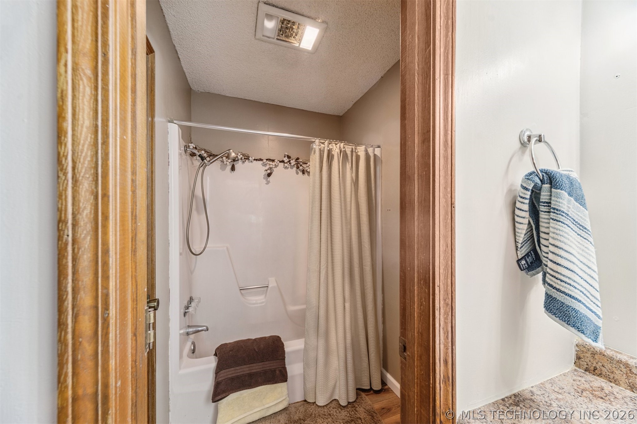604 E Radcliff Avenue Property Photo 27