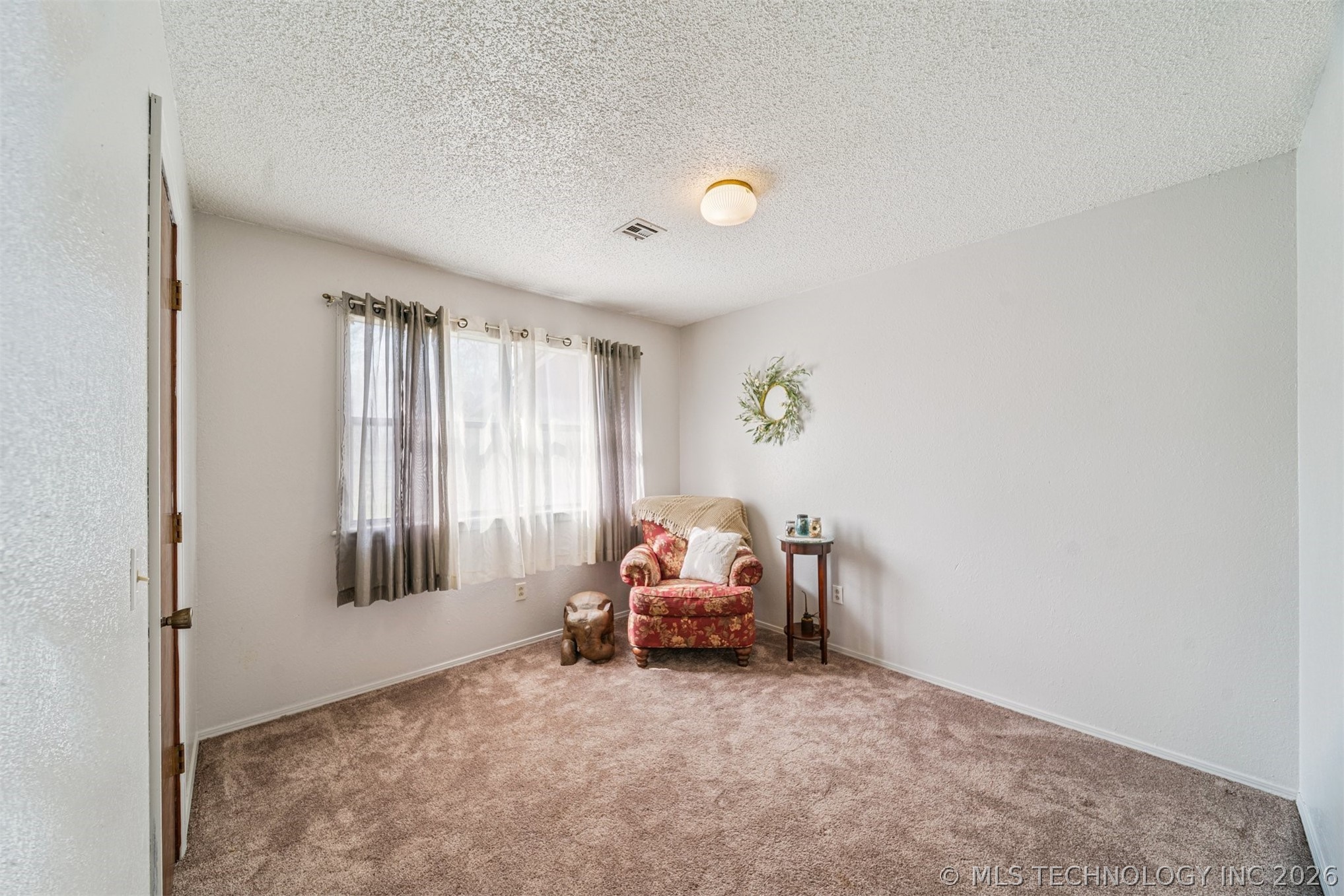 604 E Radcliff Avenue Property Photo 28