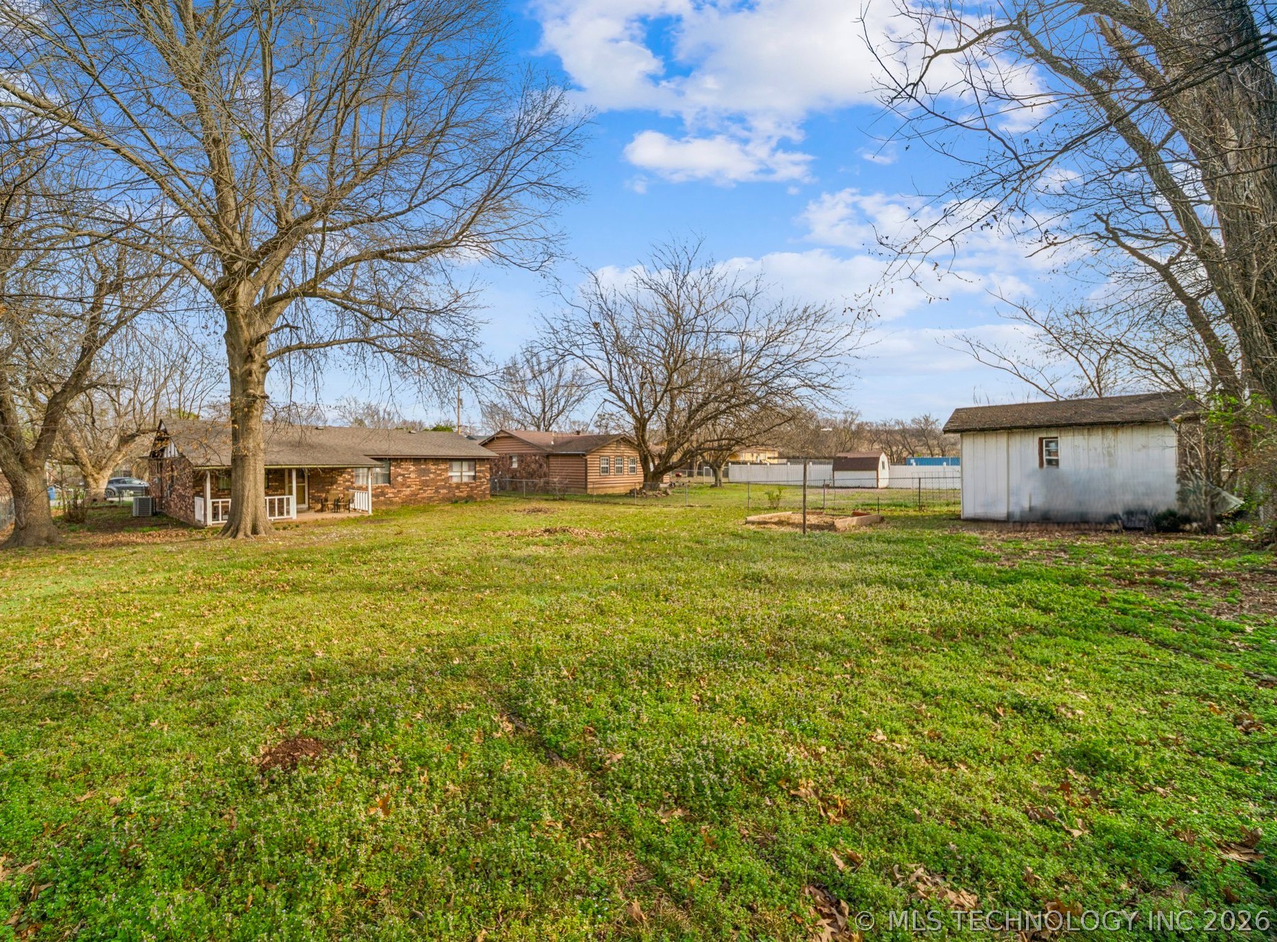 604 E Radcliff Avenue Property Photo 39