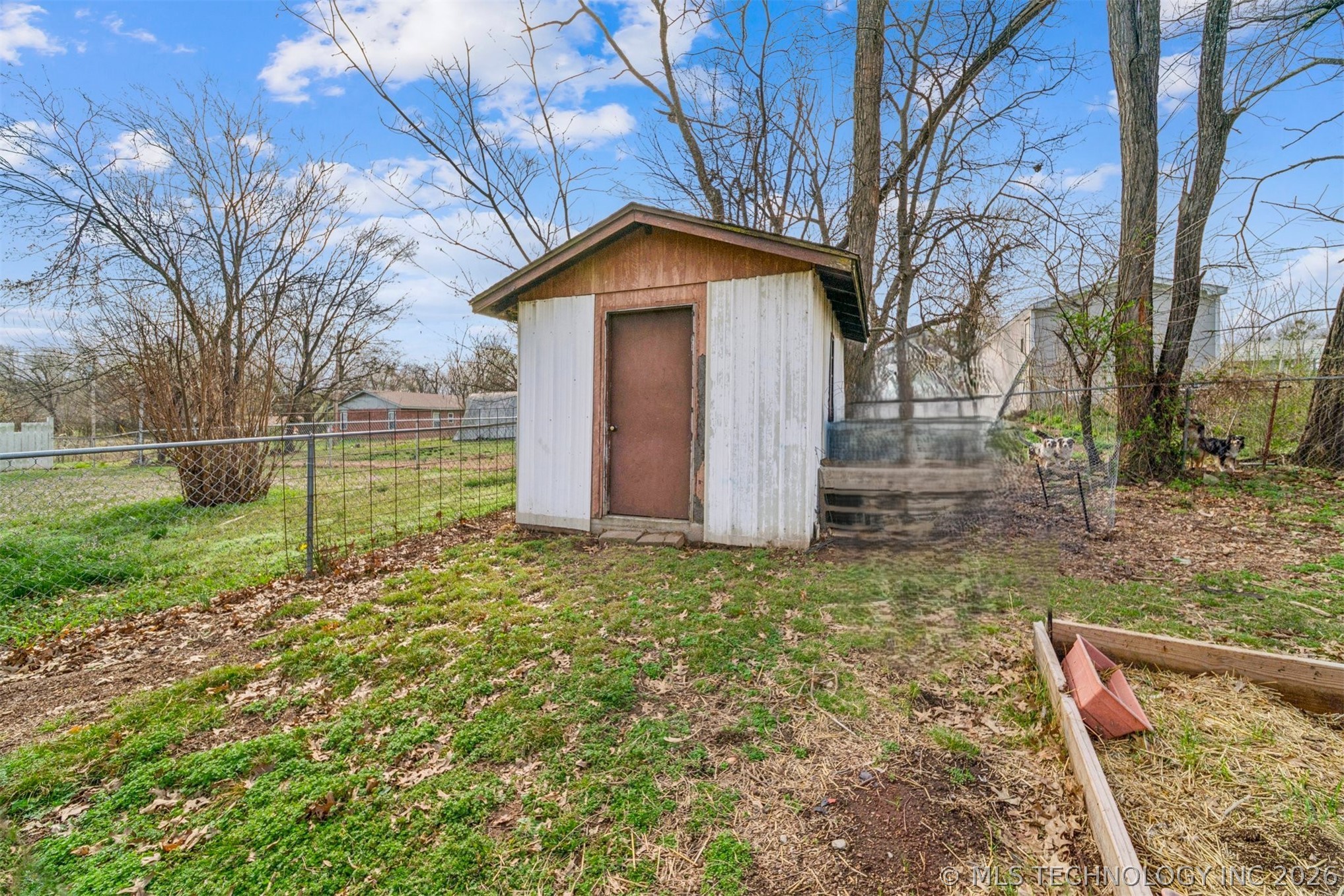 604 E Radcliff Avenue Property Photo 41