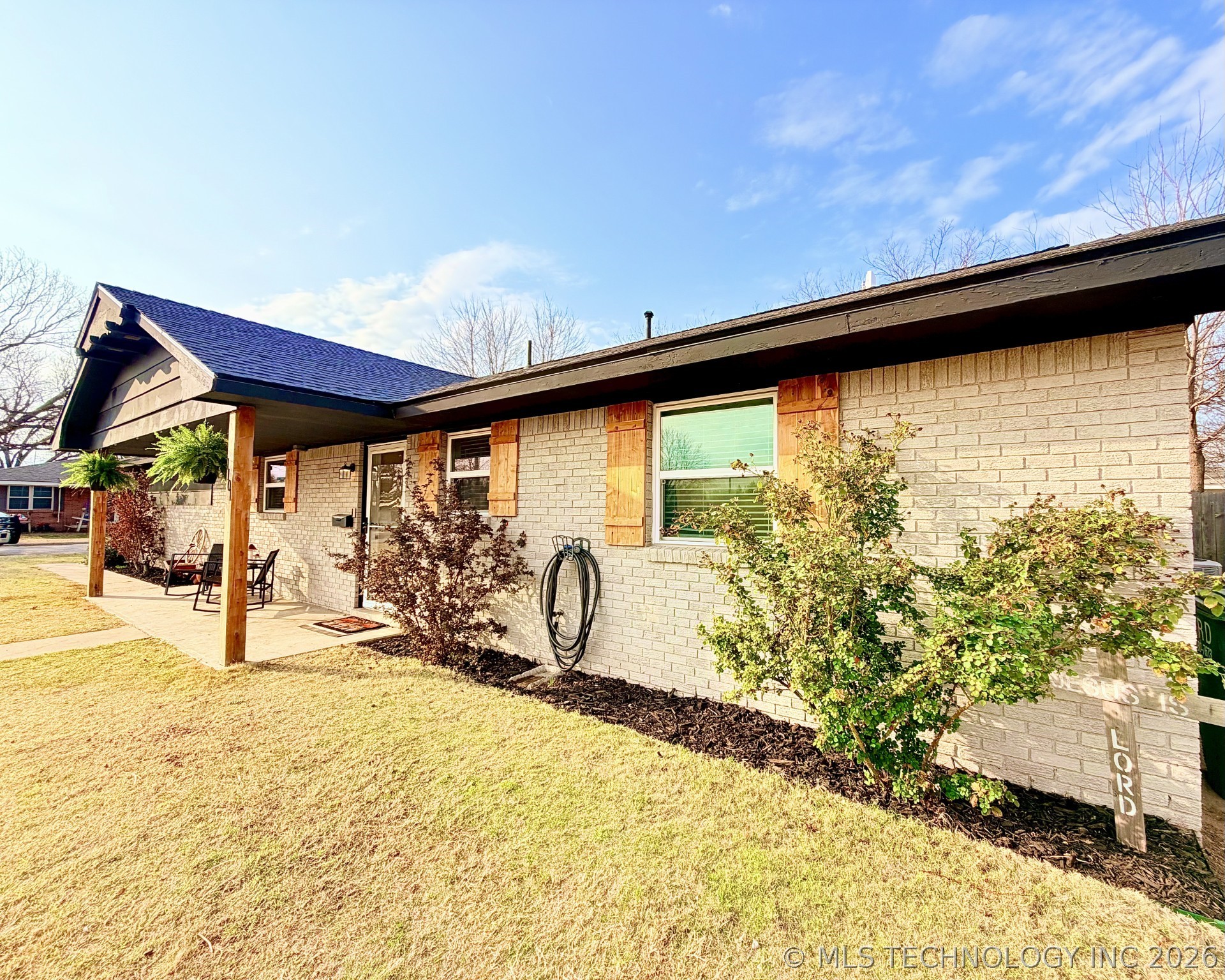 1101 E Hanna Avenue Property Photo 1
