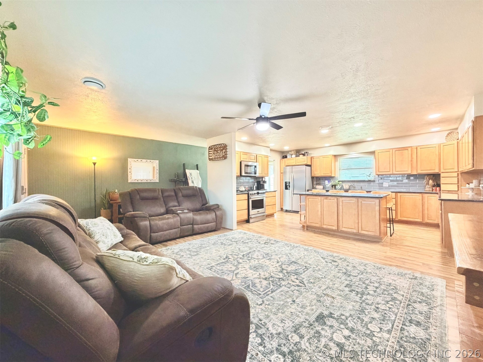 1101 E Hanna Avenue Property Photo 10