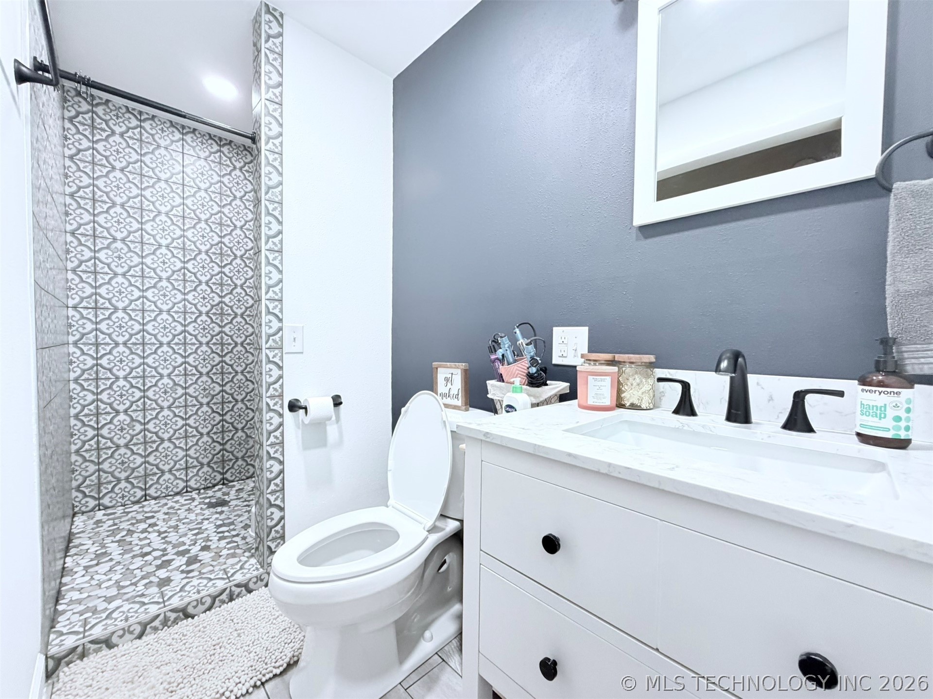 1101 E Hanna Avenue Property Photo 18