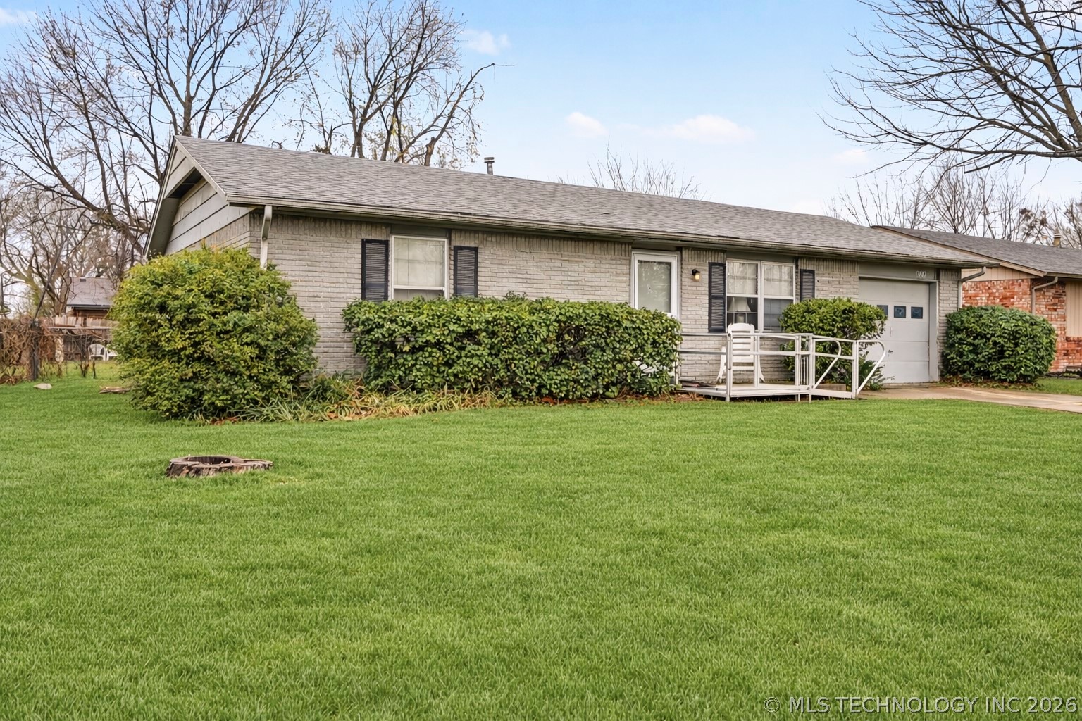 1750 S Poplar Avenue Property Photo 2