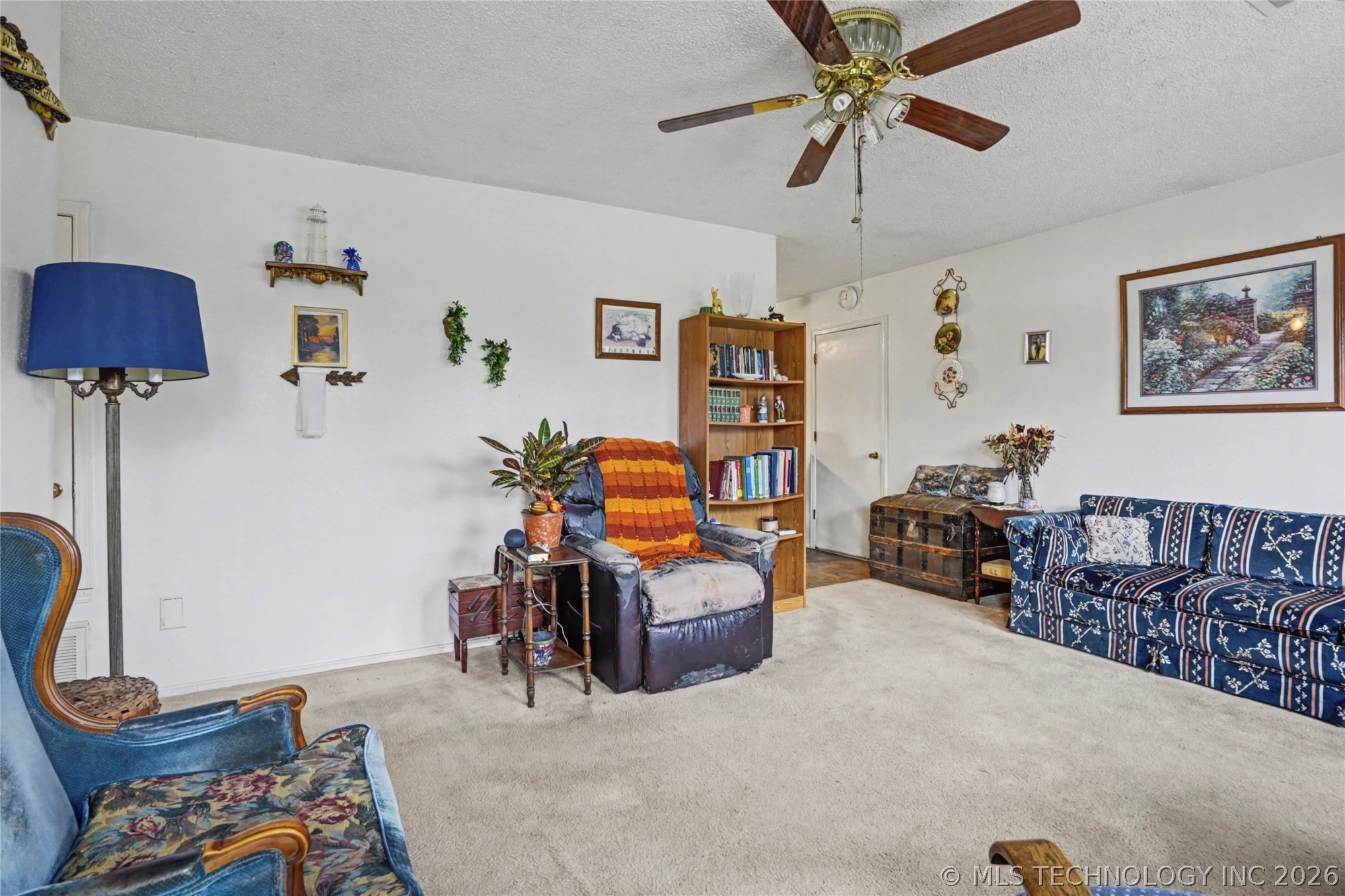 1750 S Poplar Avenue Property Photo 4