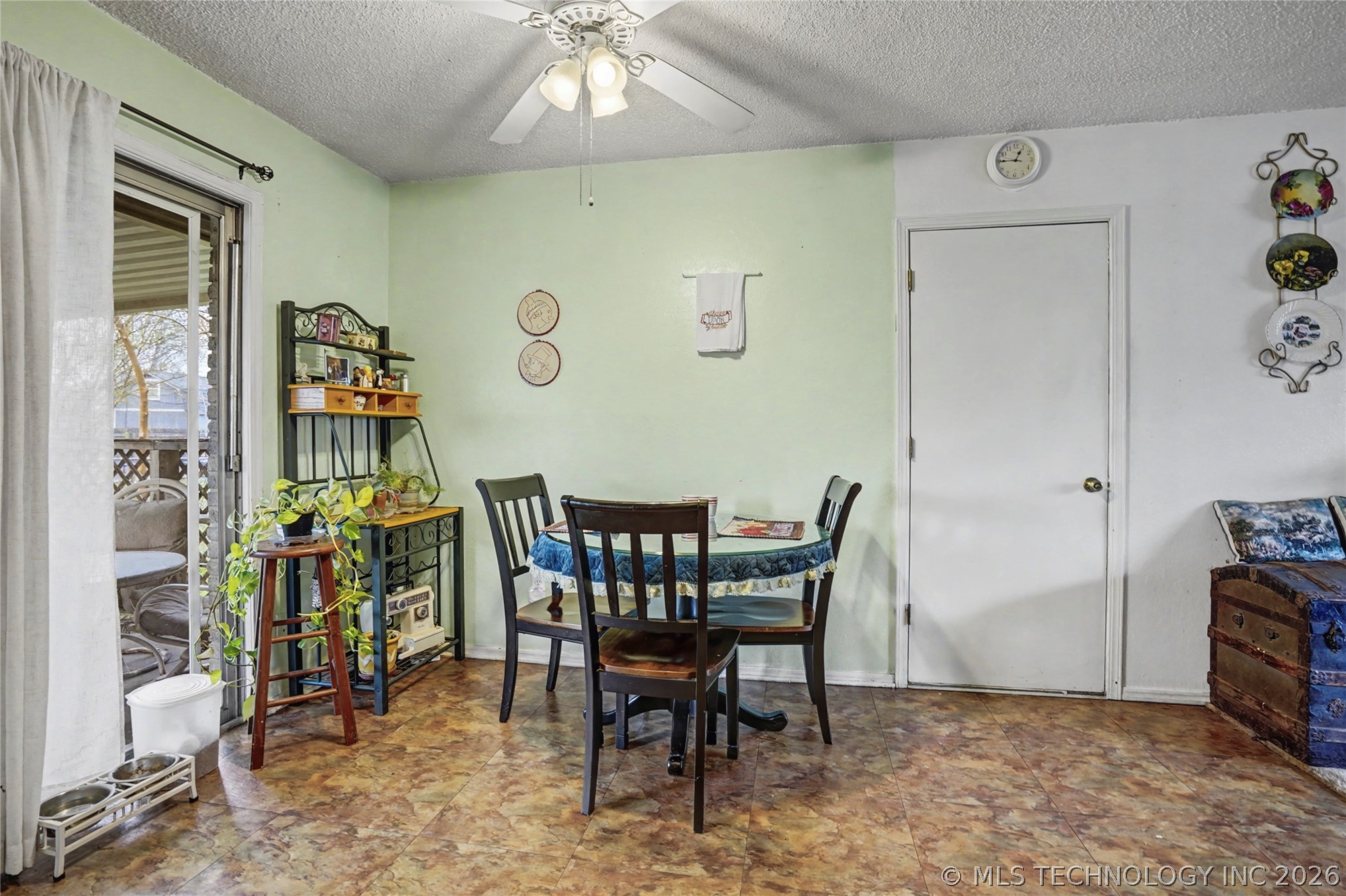 1750 S Poplar Avenue Property Photo 8