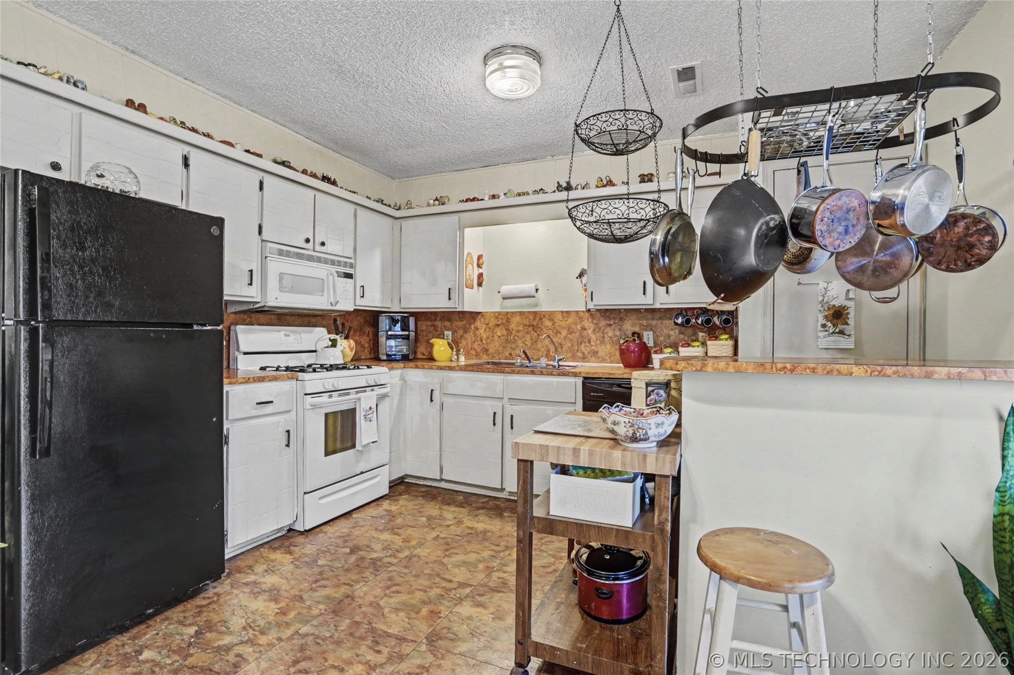 1750 S Poplar Avenue Property Photo 10