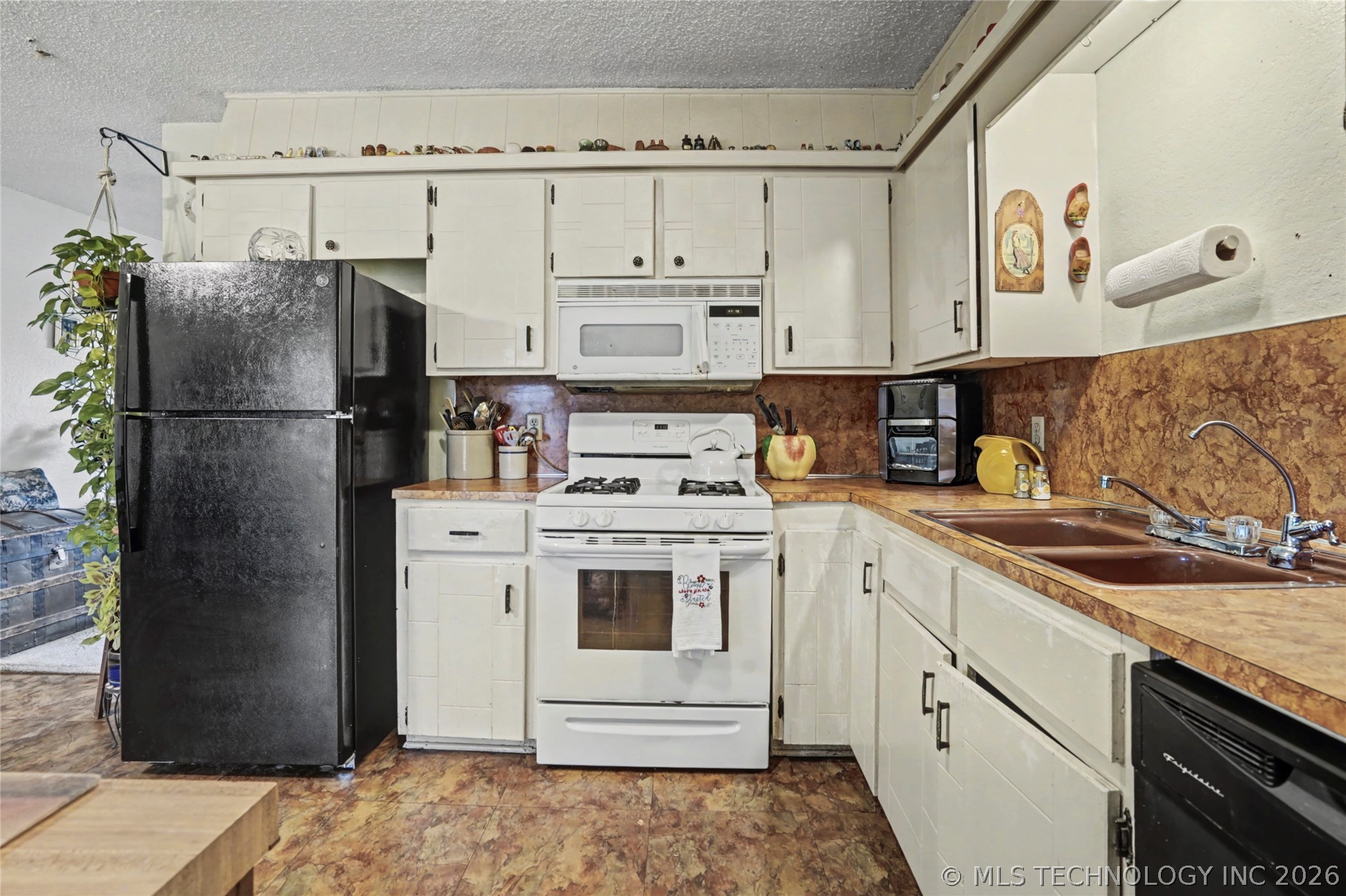 1750 S Poplar Avenue Property Photo 12