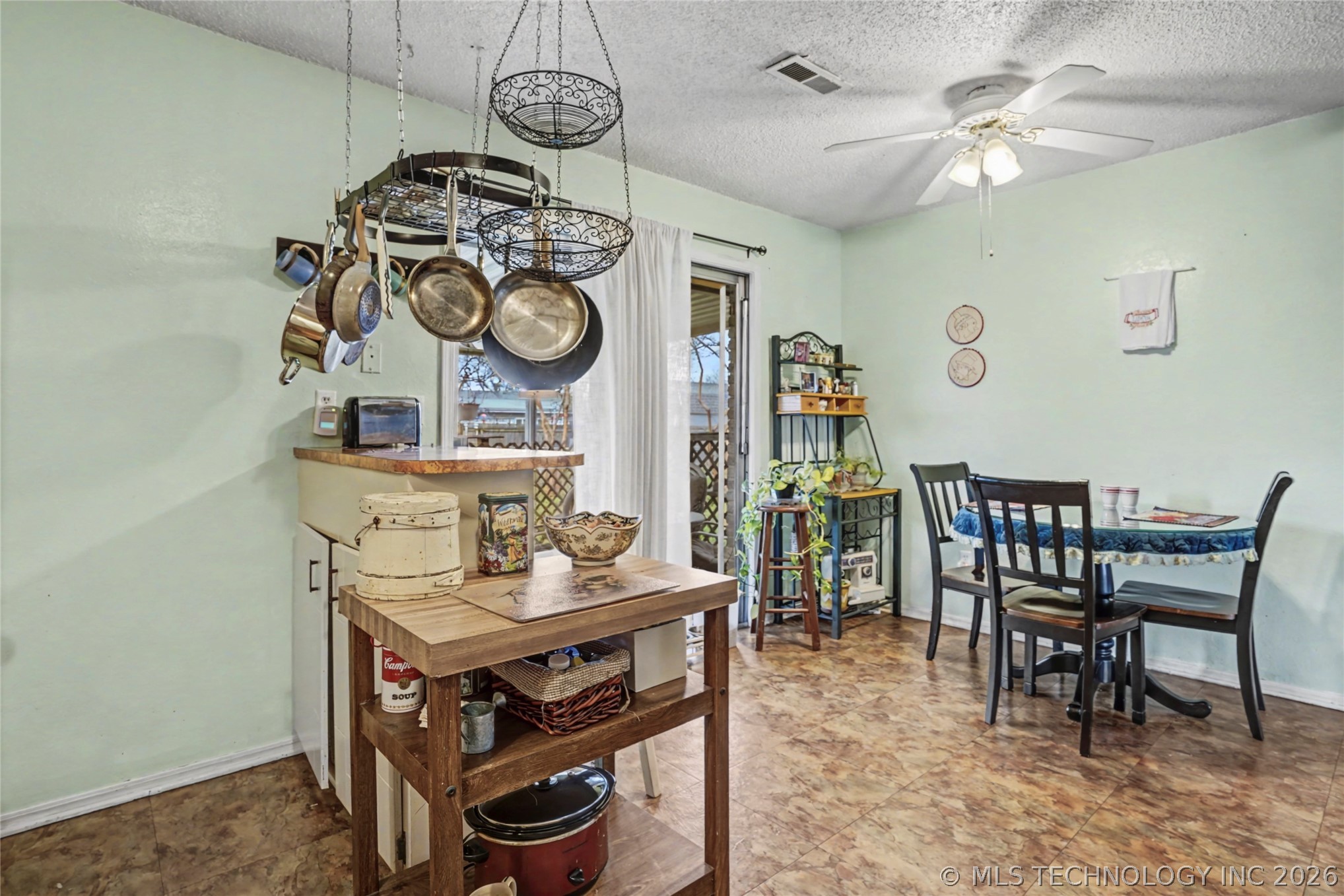 1750 S Poplar Avenue Property Photo 14
