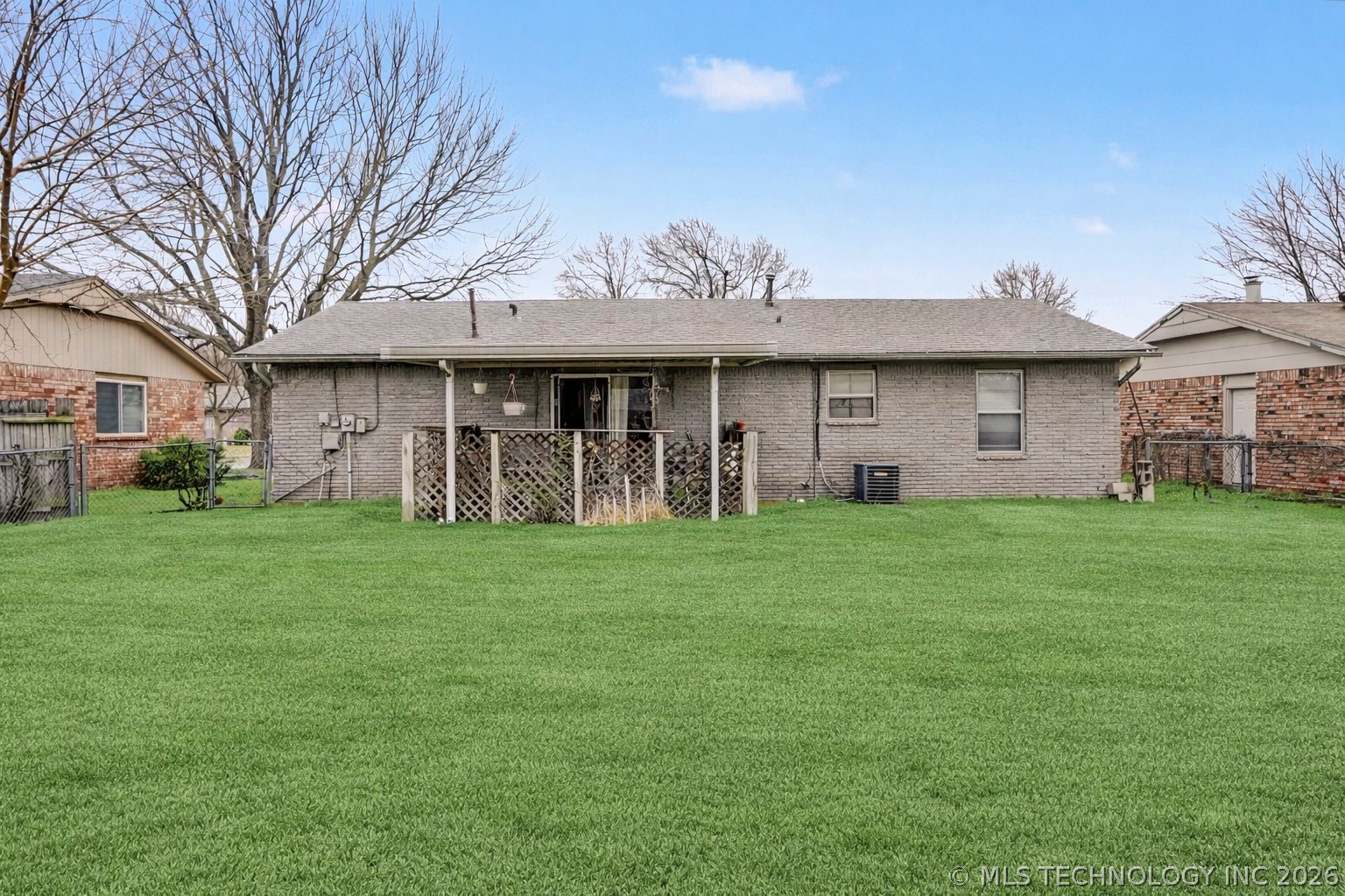 1750 S Poplar Avenue Property Photo 22