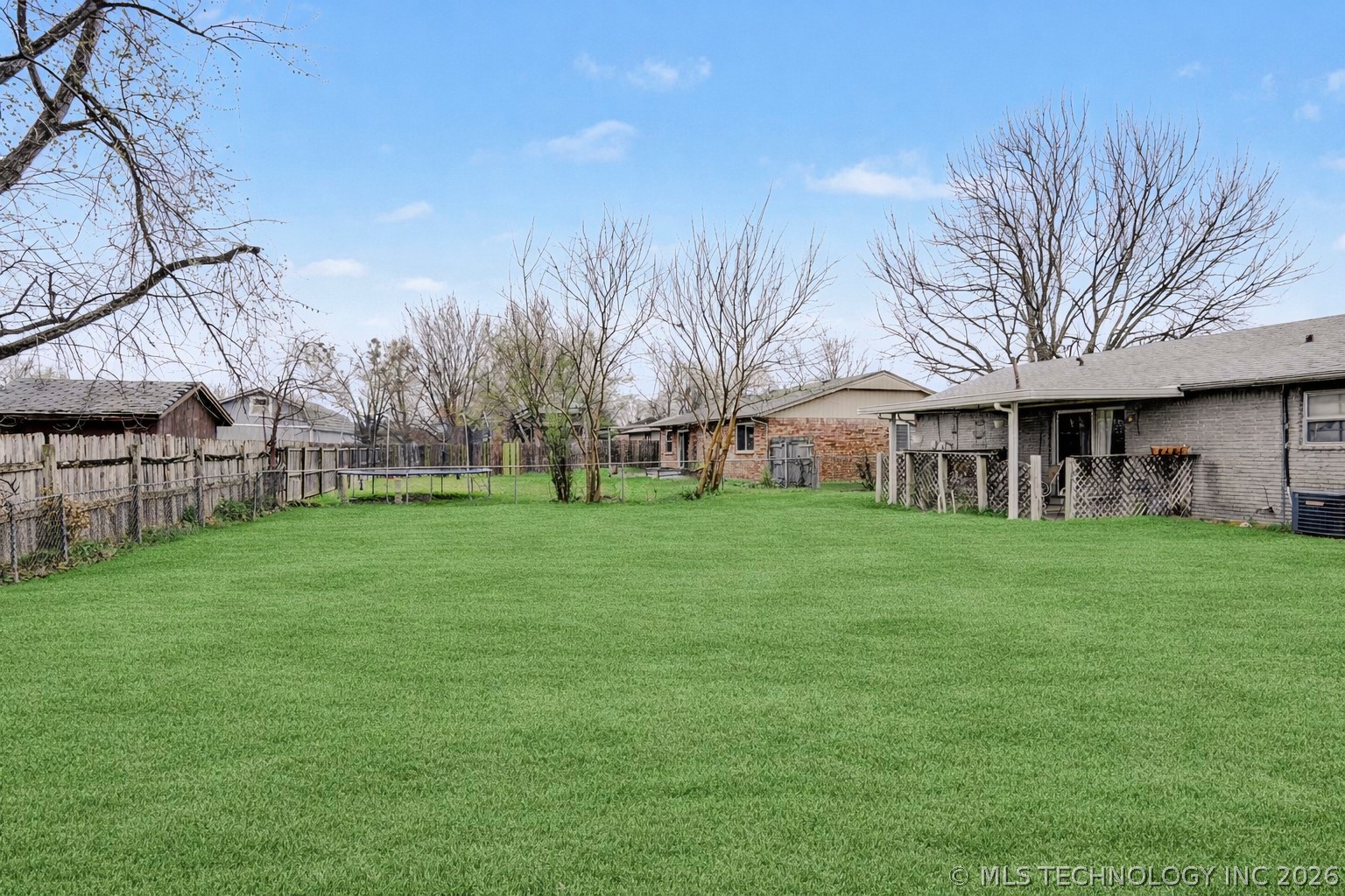 1750 S Poplar Avenue Property Photo 23