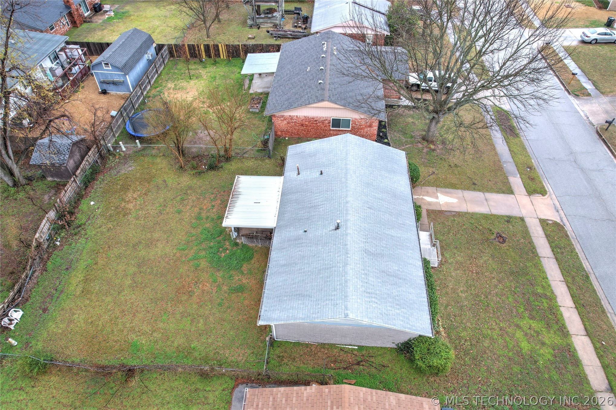 1750 S Poplar Avenue Property Photo 27